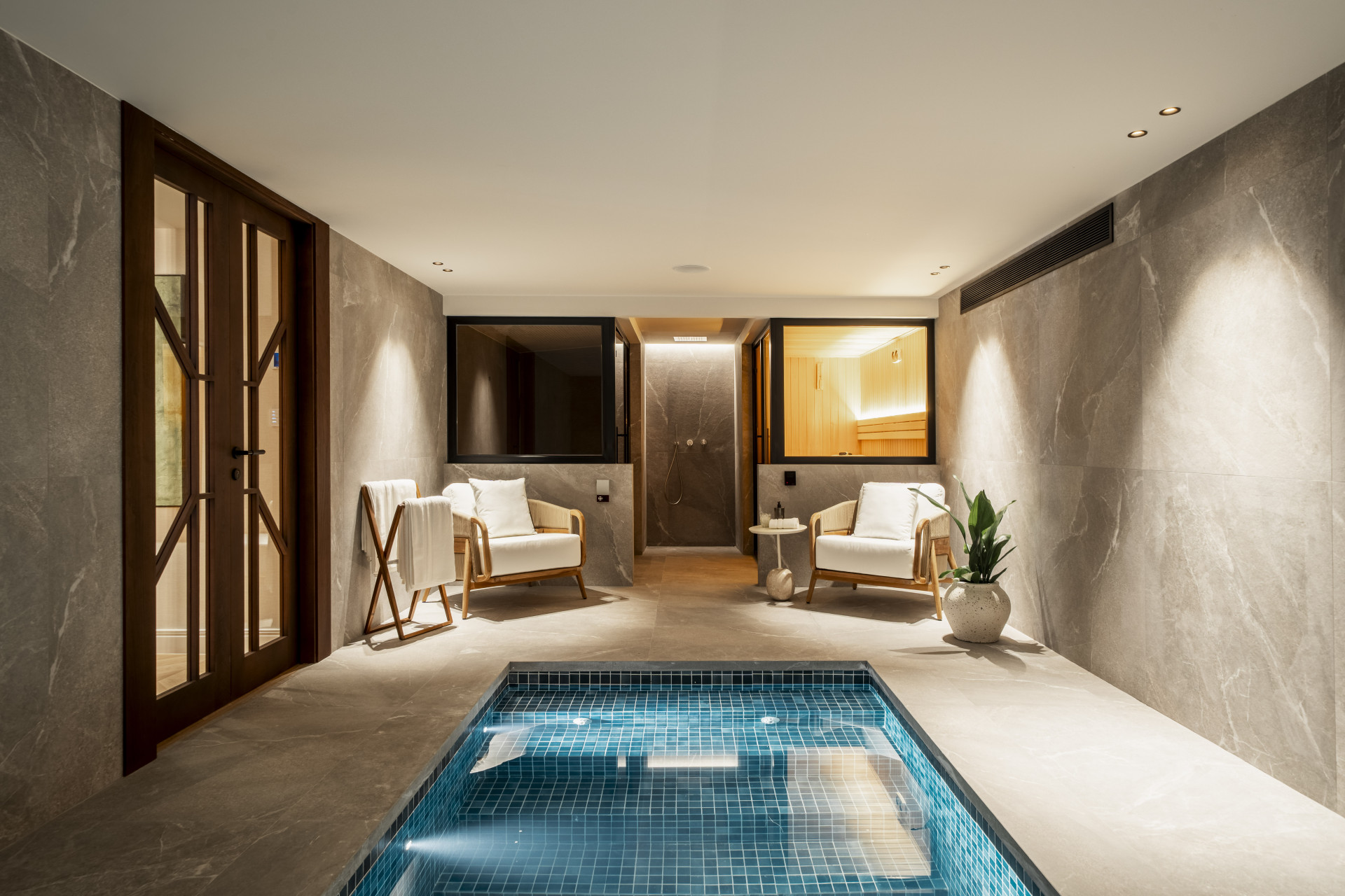 Nestled in the heart of Nueva Andalucía, Auriga 13 is a newly renovated villa offering a blend of comfort and style