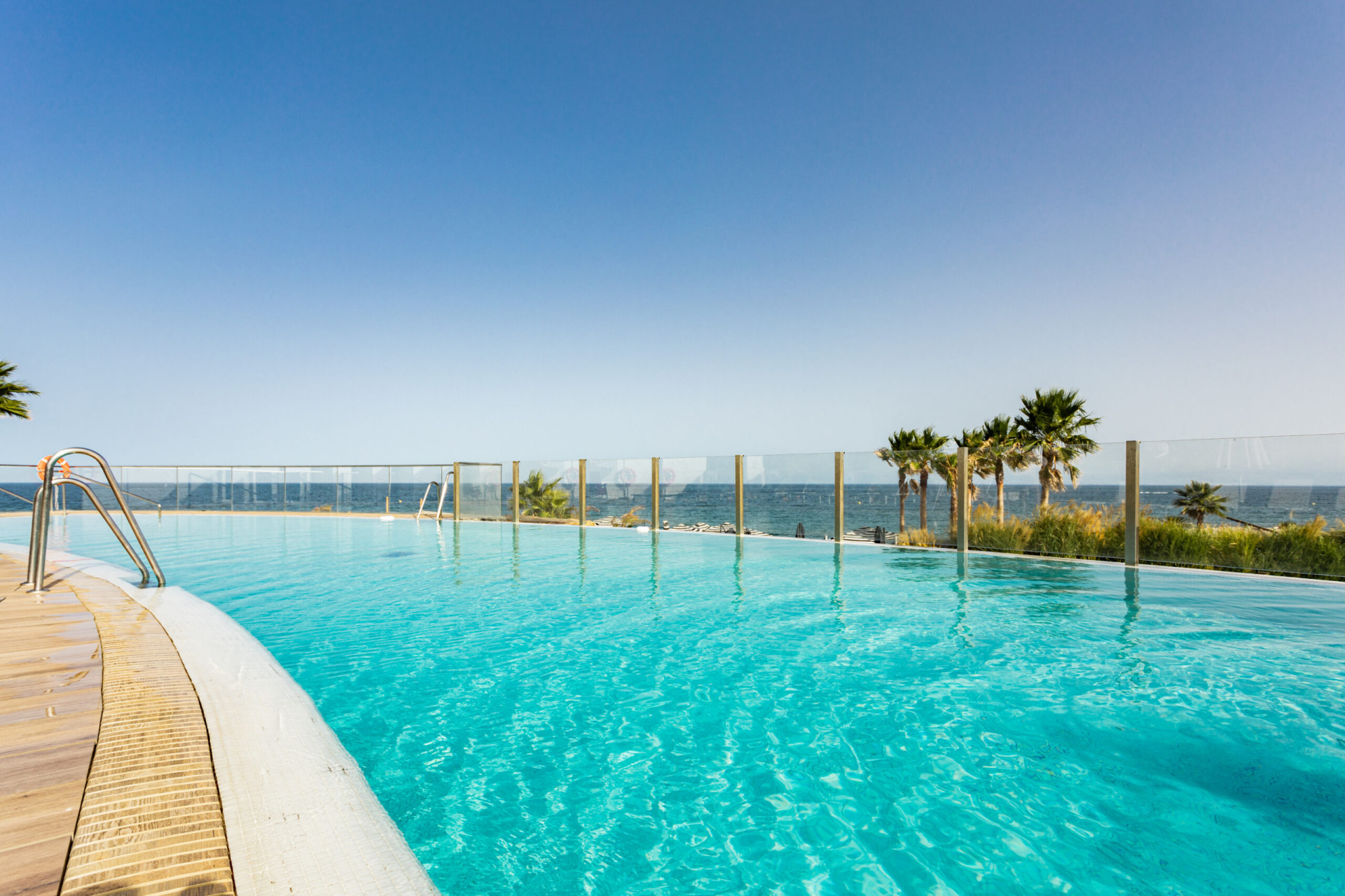Luxuriöses First-Line Beach Apartment in Bahía de Estepona — Foto 24