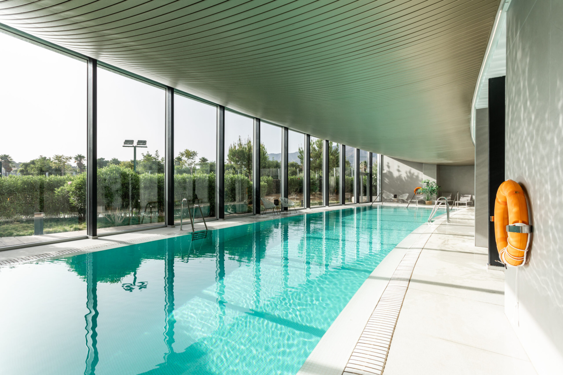 Luxuriöses First-Line Beach Apartment in Bahía de Estepona — Foto 25