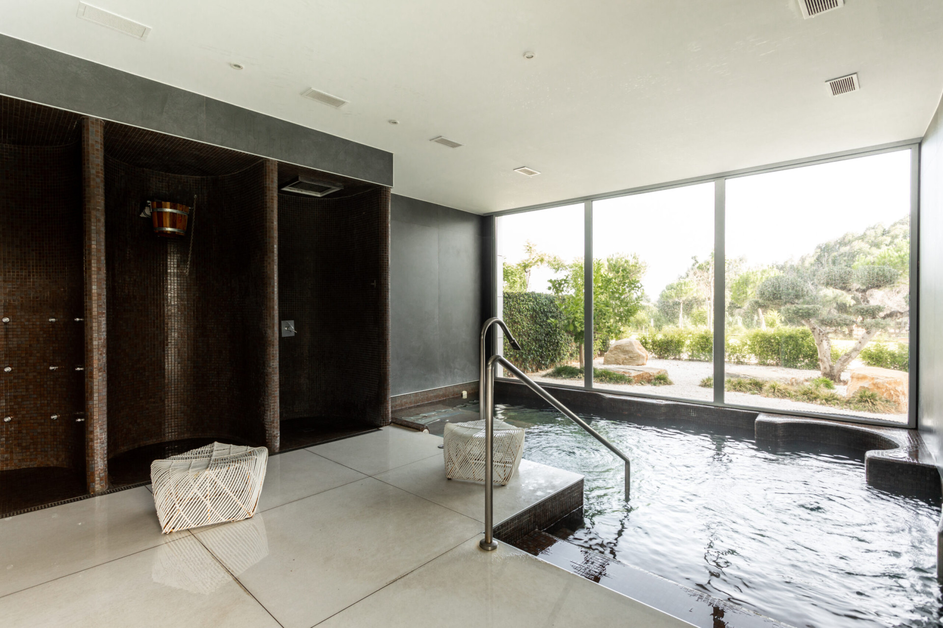Luxuriöses First-Line Beach Apartment in Bahía de Estepona — Foto 23