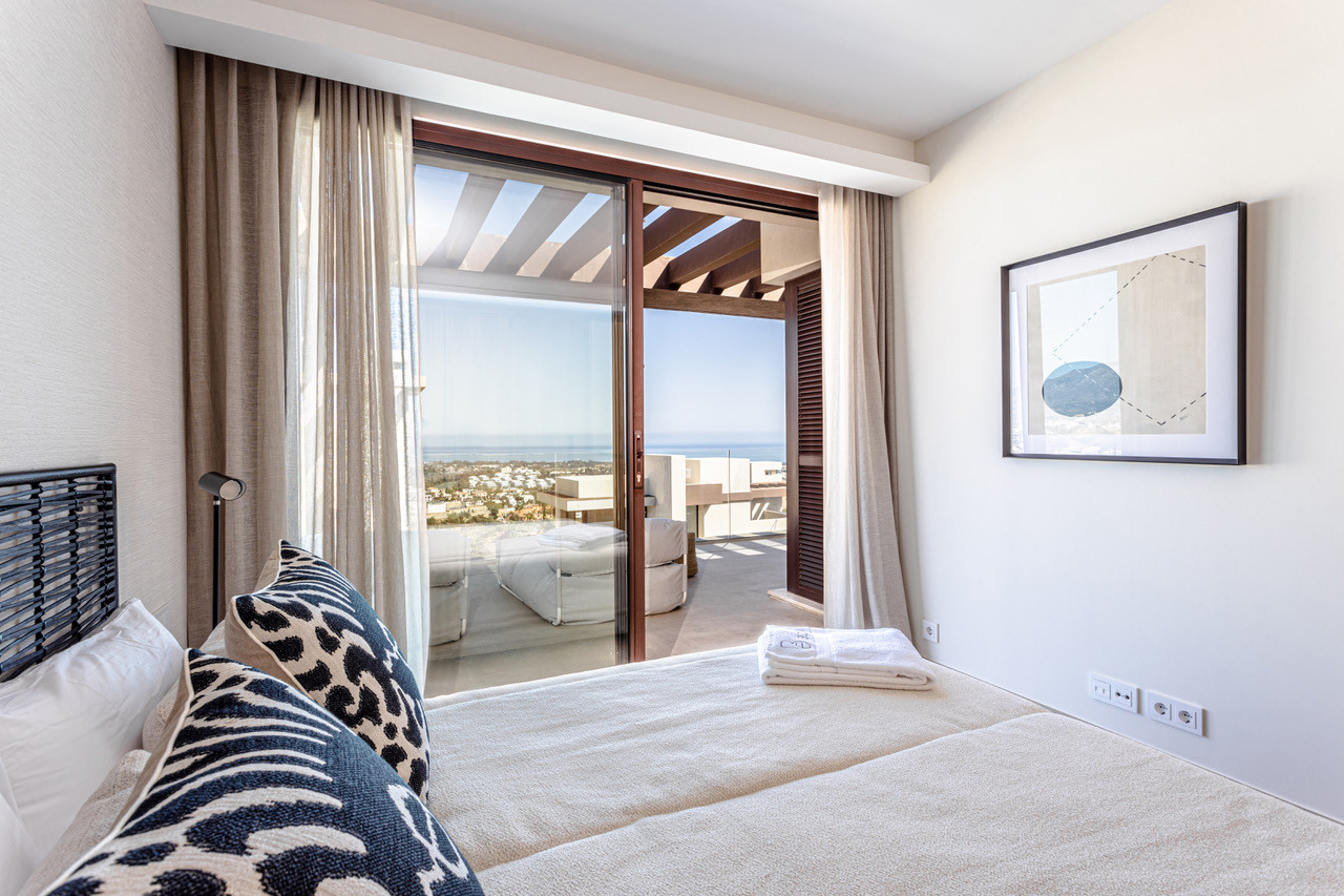 Luxe villa met panoramisch uitzicht in La Alqueria, Benahavis — foto 17