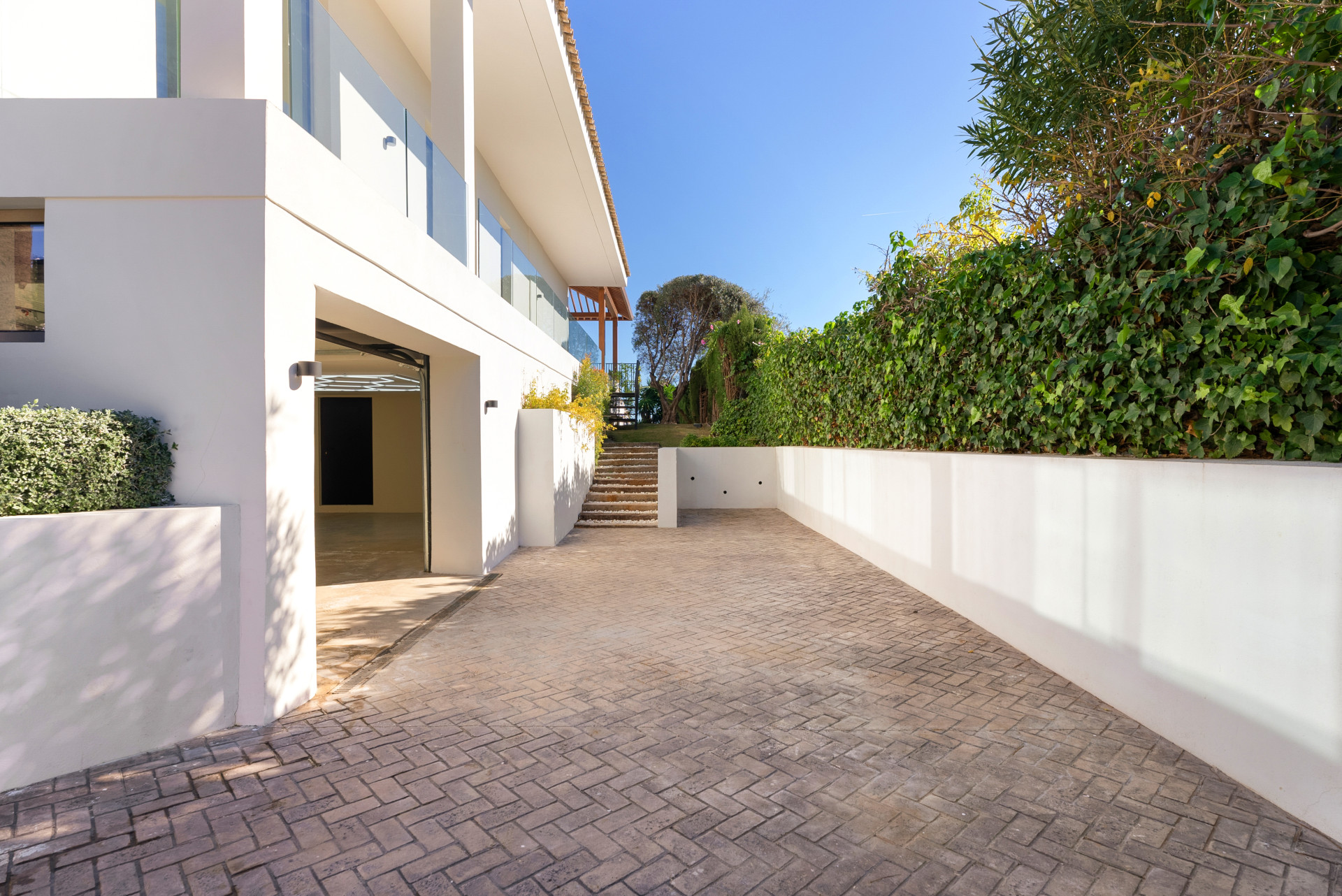 Stunning First Line Golf Villa in Nueva Andalucia — Foto 16
