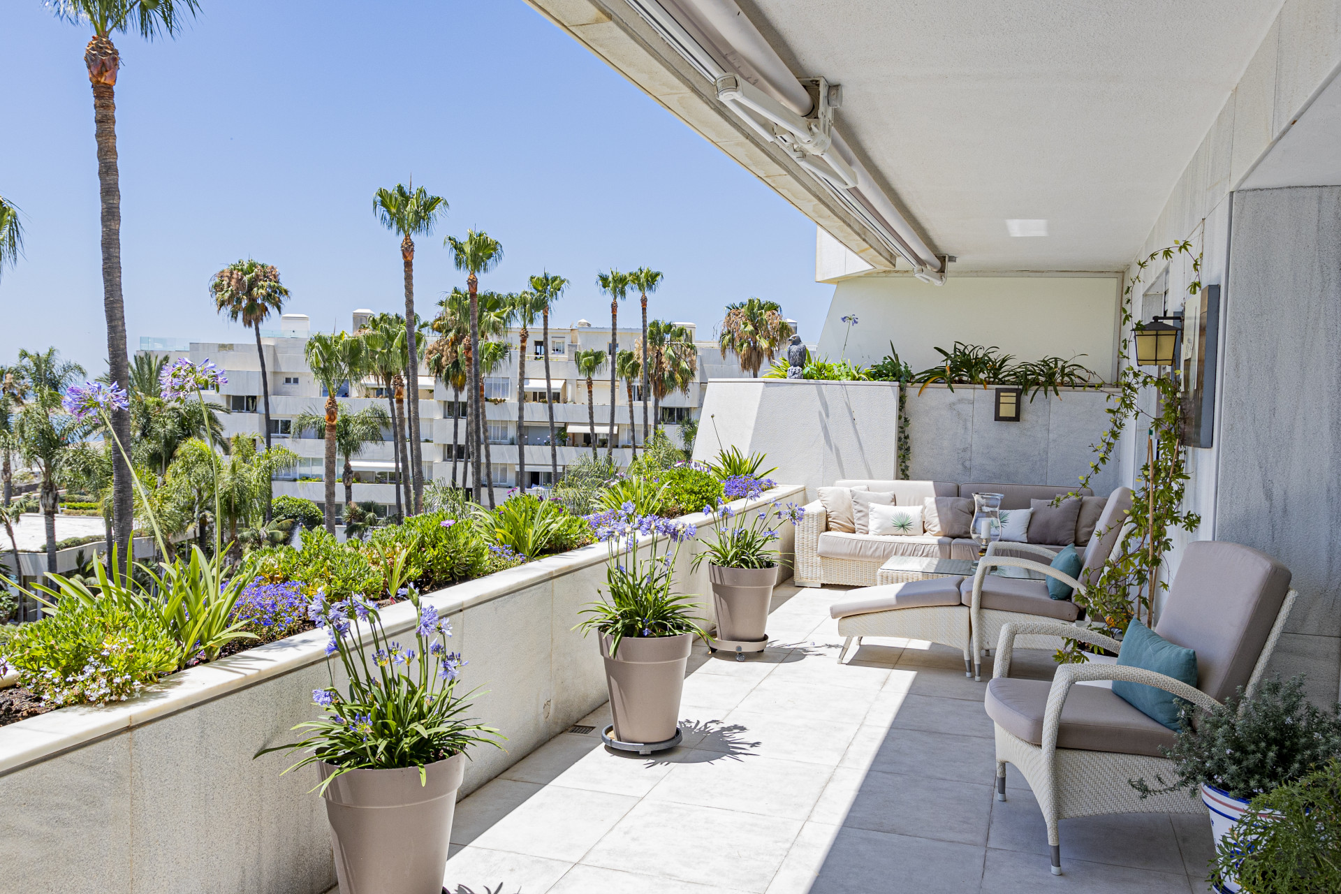 Luxe Duplex Penthouse aan het strand in Los Granados, Marbella — foto 22