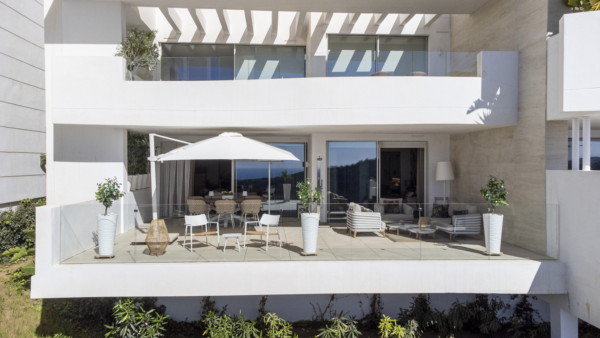 Idyllische 3-slaapkamer appartement in Palo Alto, Marbella met prachtig uitzicht op zee — foto 25