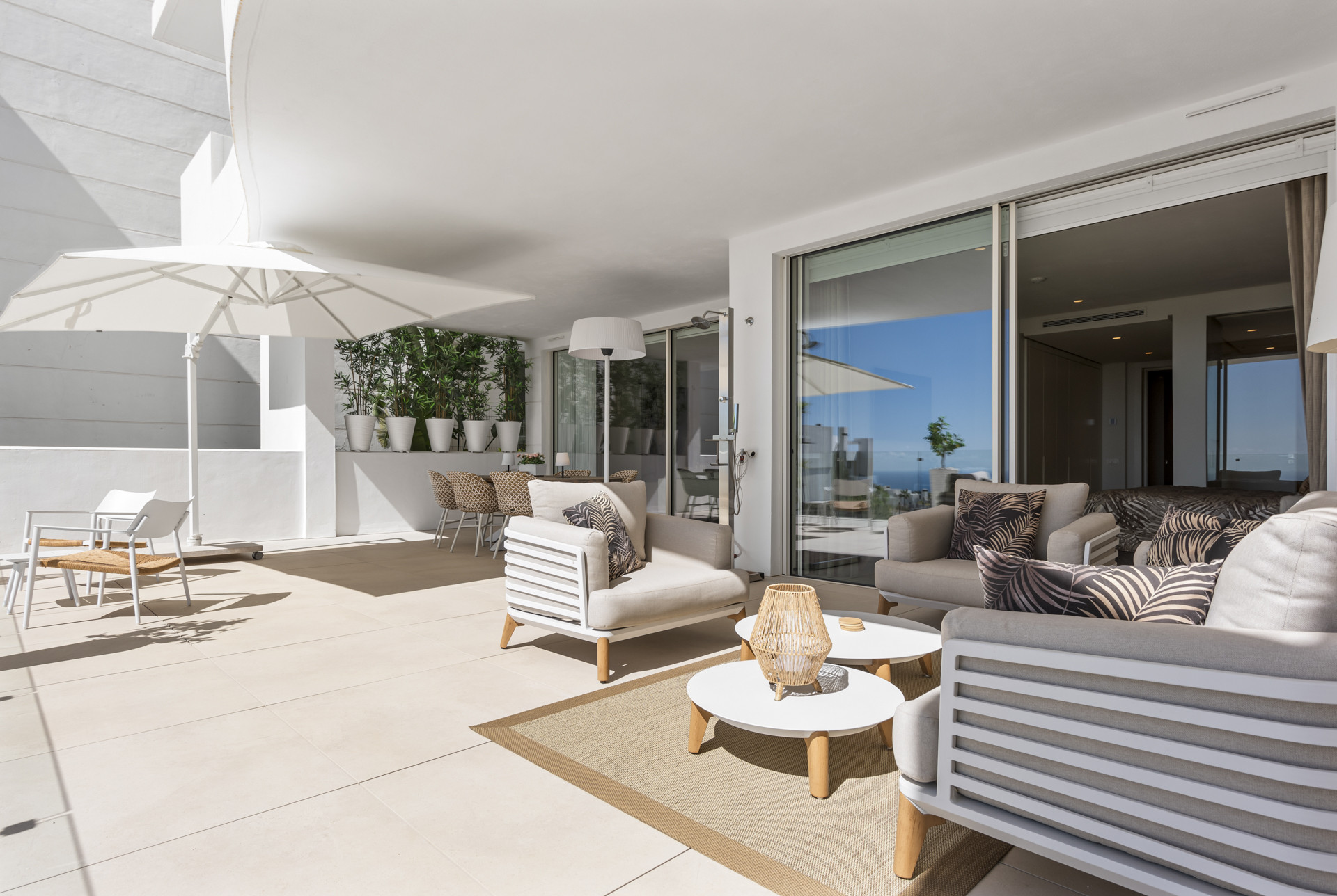 Idyllische 3-slaapkamer appartement in Palo Alto, Marbella met prachtig uitzicht op zee — foto 16