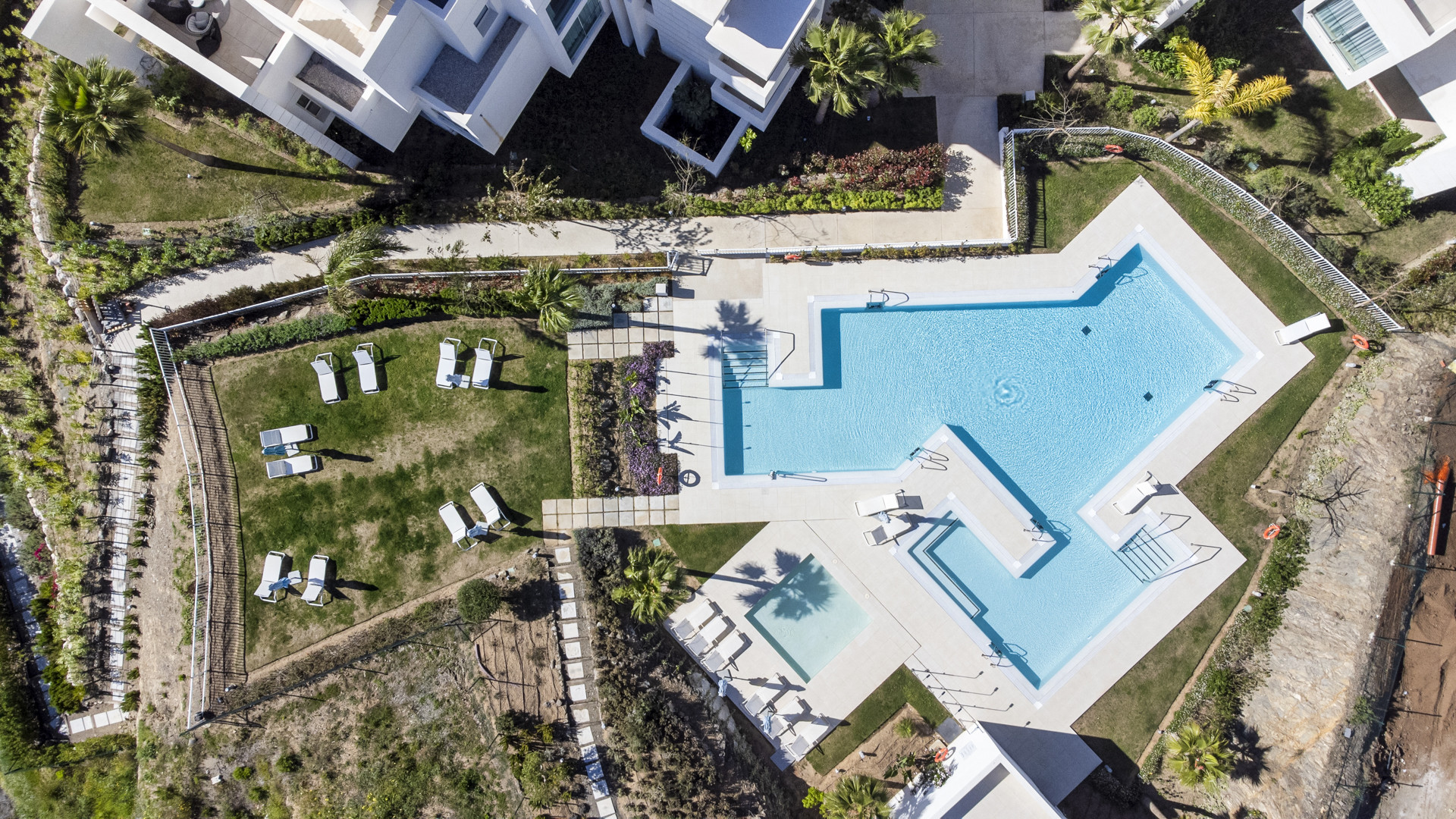 Idyllische 3-slaapkamer appartement in Palo Alto, Marbella met prachtig uitzicht op zee — foto 26
