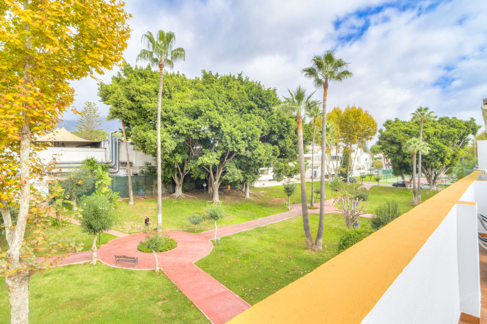 Beautiful Semi-Detached House Close to Beach in Marbella Golden Mile — photo 23