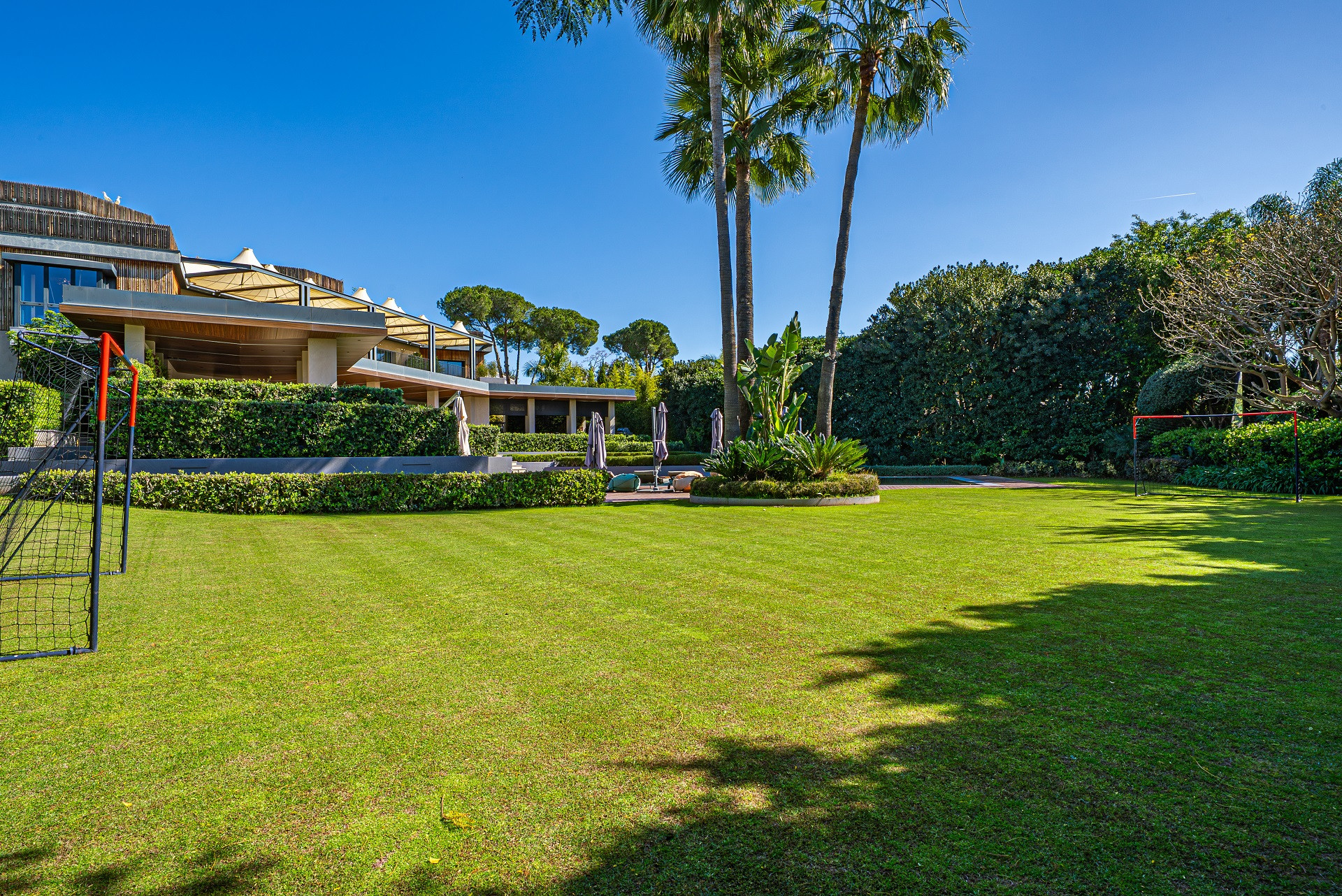 Een Majestic 10 slaapkamer villa met een Resort-Zoals voorzieningen in Guadalmina Baja — foto 42