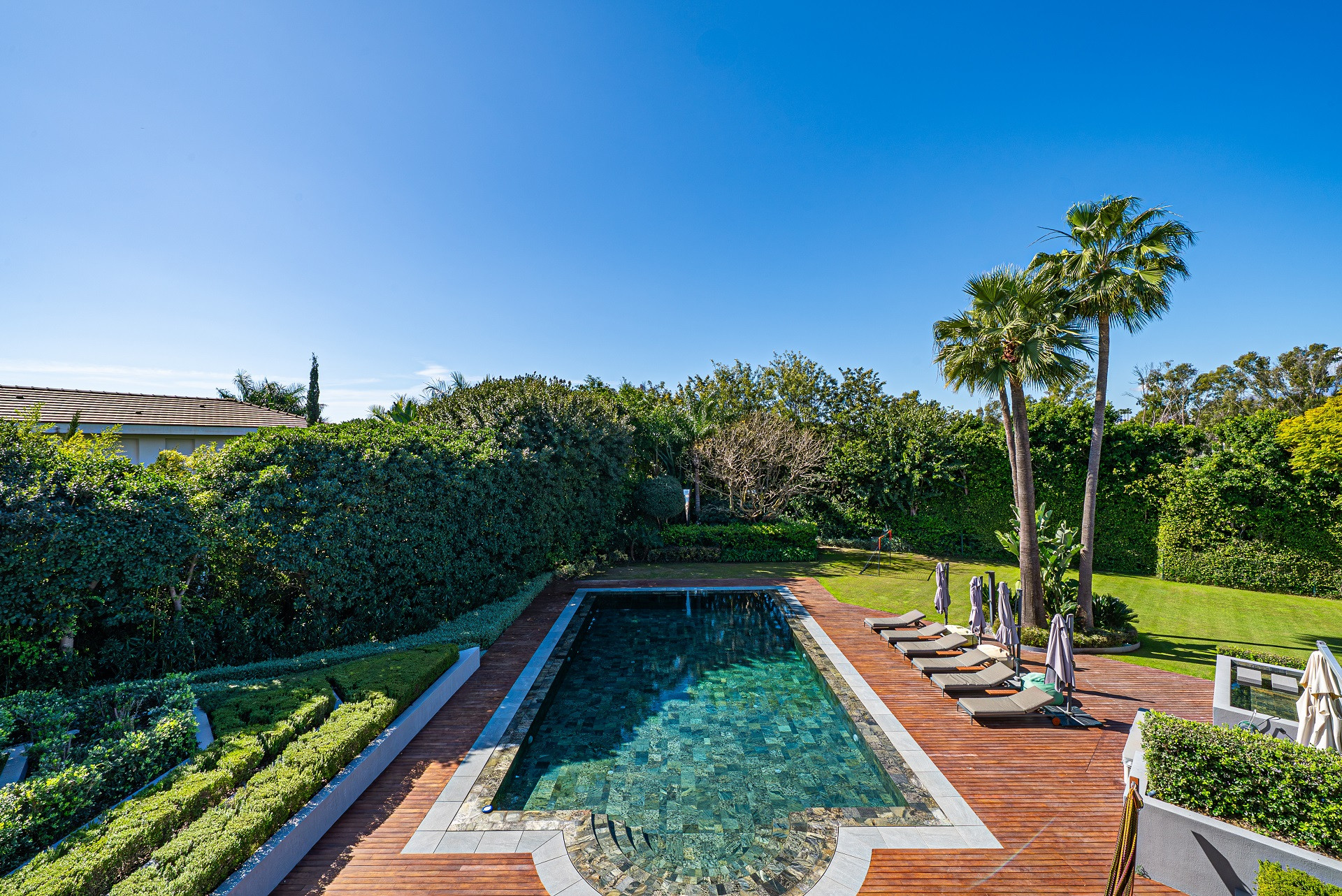 Een Majestic 10 slaapkamer villa met een Resort-Zoals voorzieningen in Guadalmina Baja — foto 45