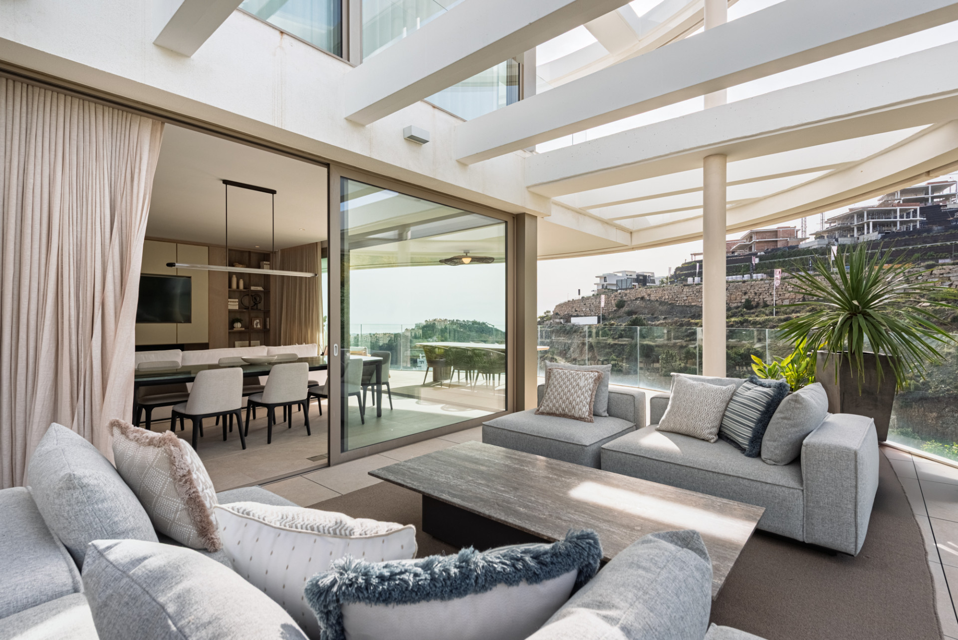 Prachtig appartement met panoramisch uitzicht en eigen tuin — foto 16