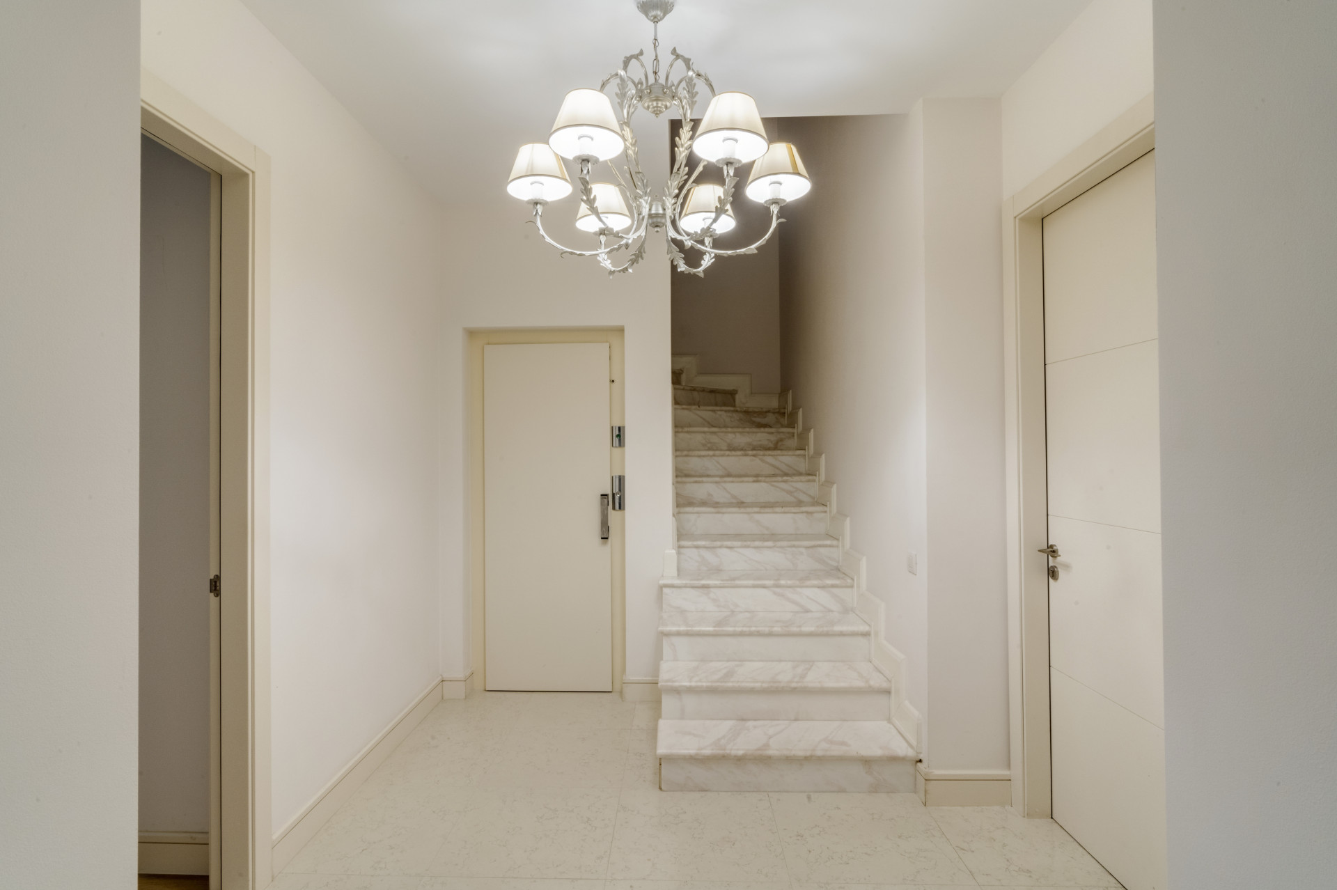 Exclusive 6-Bedroom Villa in Lomas de Magna, Marbella — photo 20