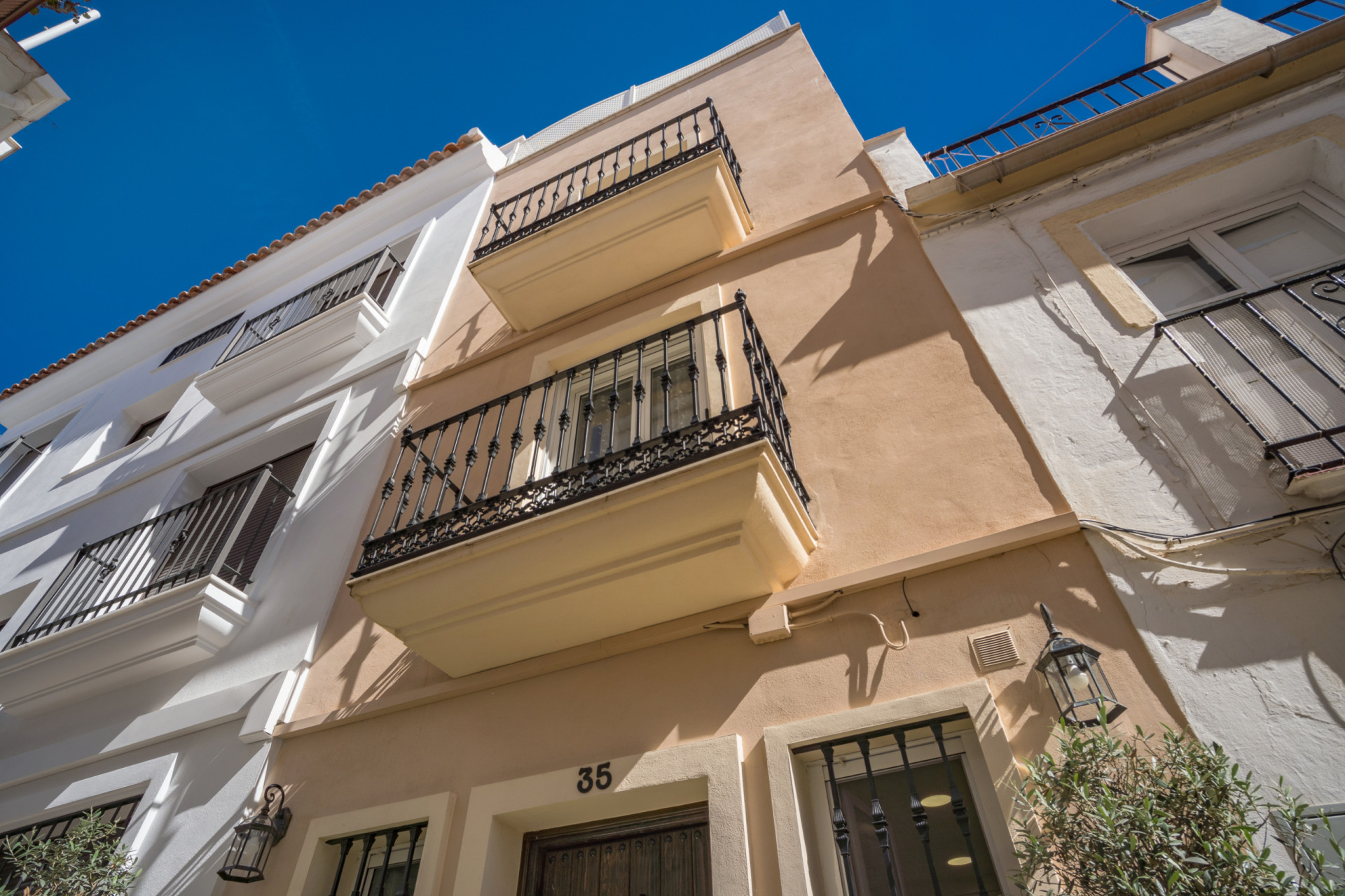 Unifamiliar única en el corazón de la ciudad vieja de Marbella — foto 29
