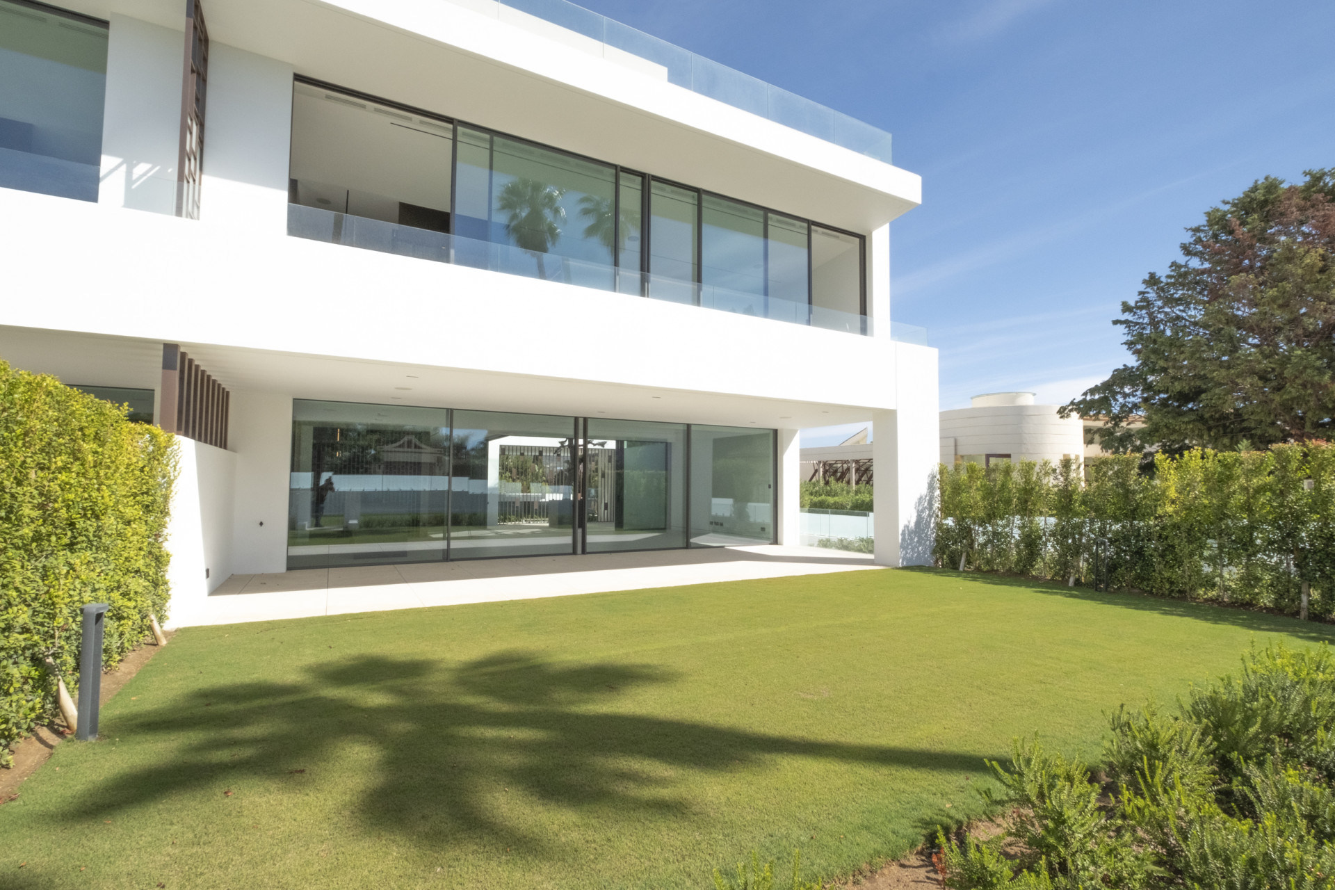 Moderne neue Bau Doppelhaushälfte in Nueva Andalucia — Foto 20