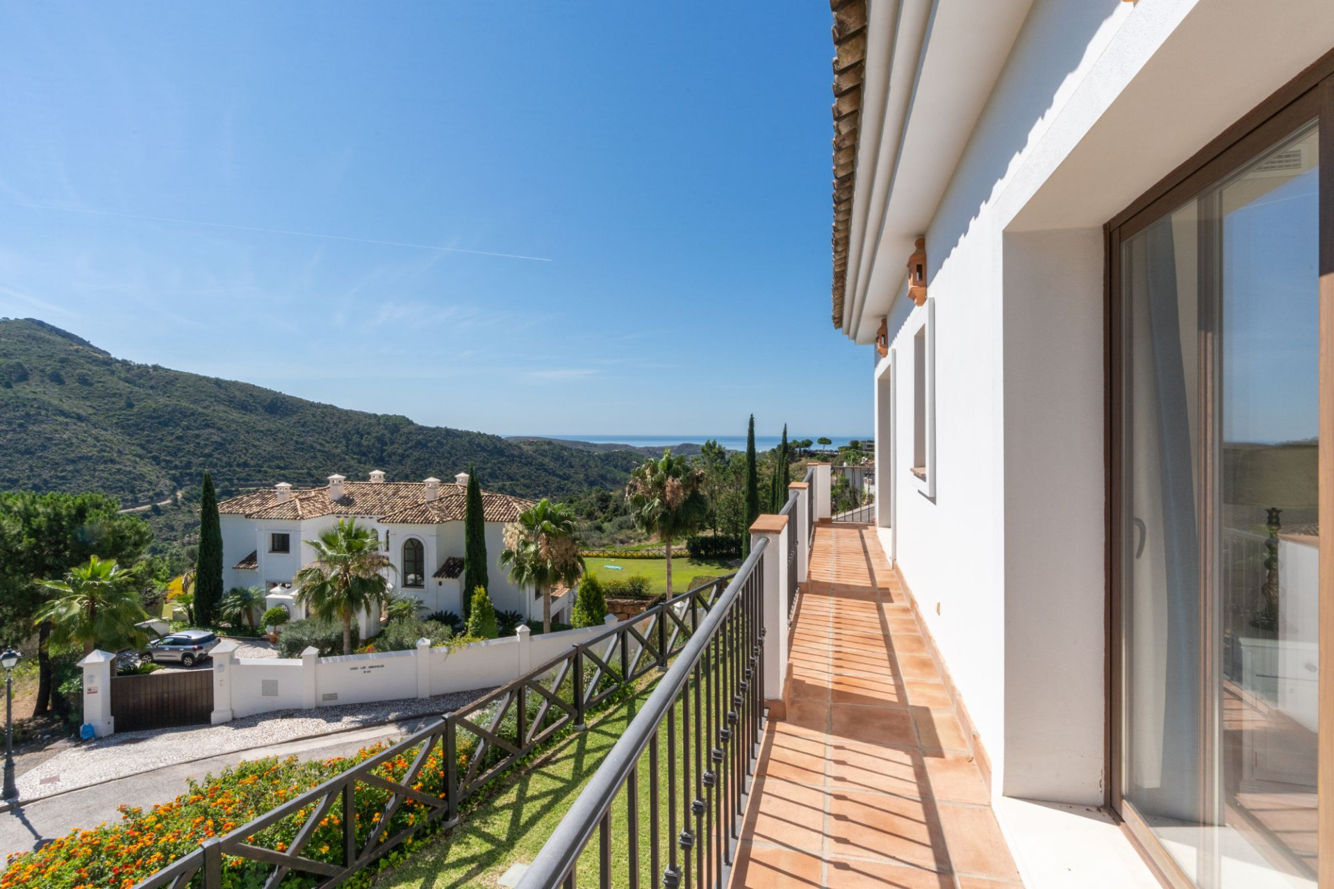 Exquisite Villa with Panoramic Sea Views in Monte Mayor, Benahavis — photo 23