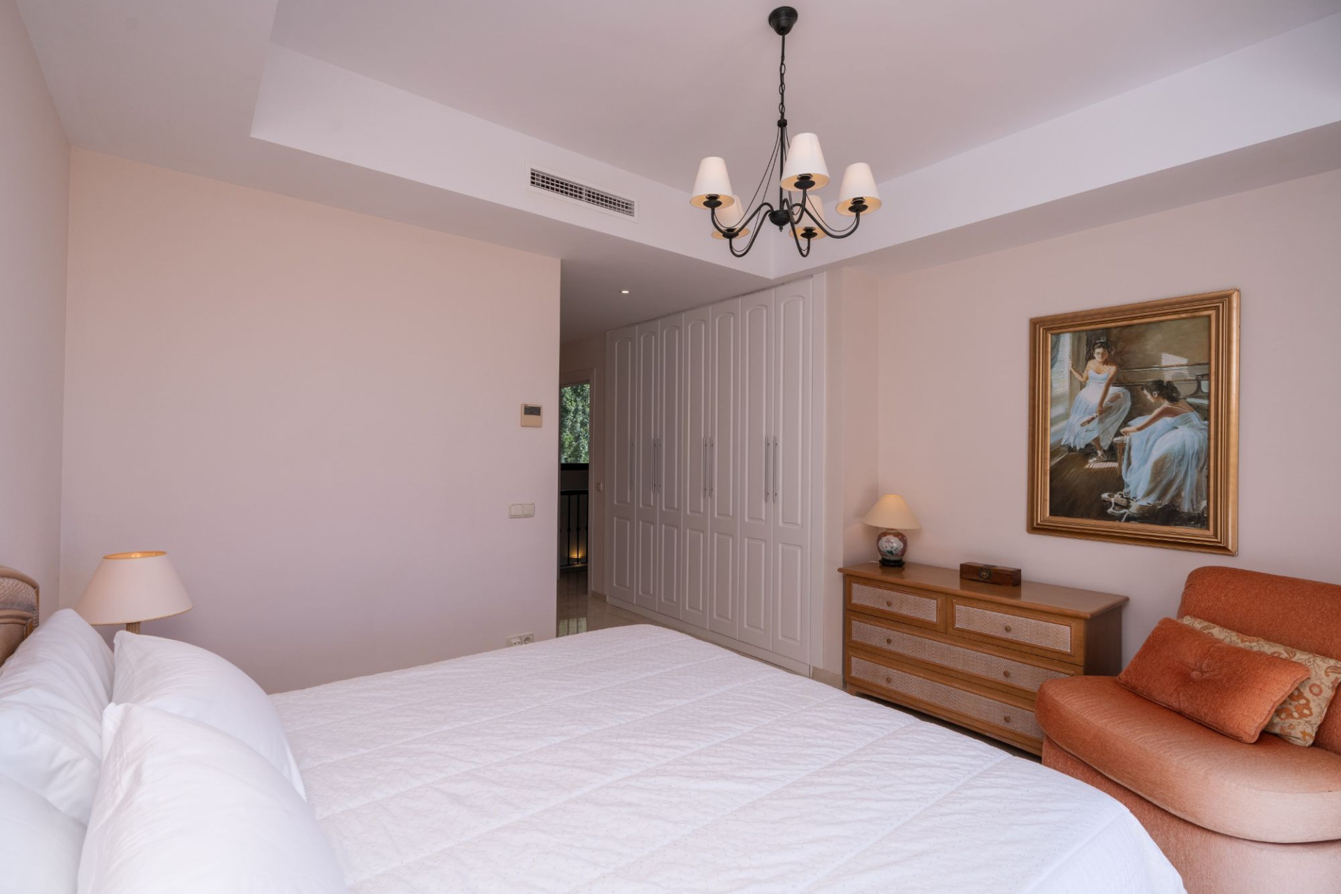 Exquisite Villa with Panoramic Sea Views in Monte Mayor, Benahavis — photo 17