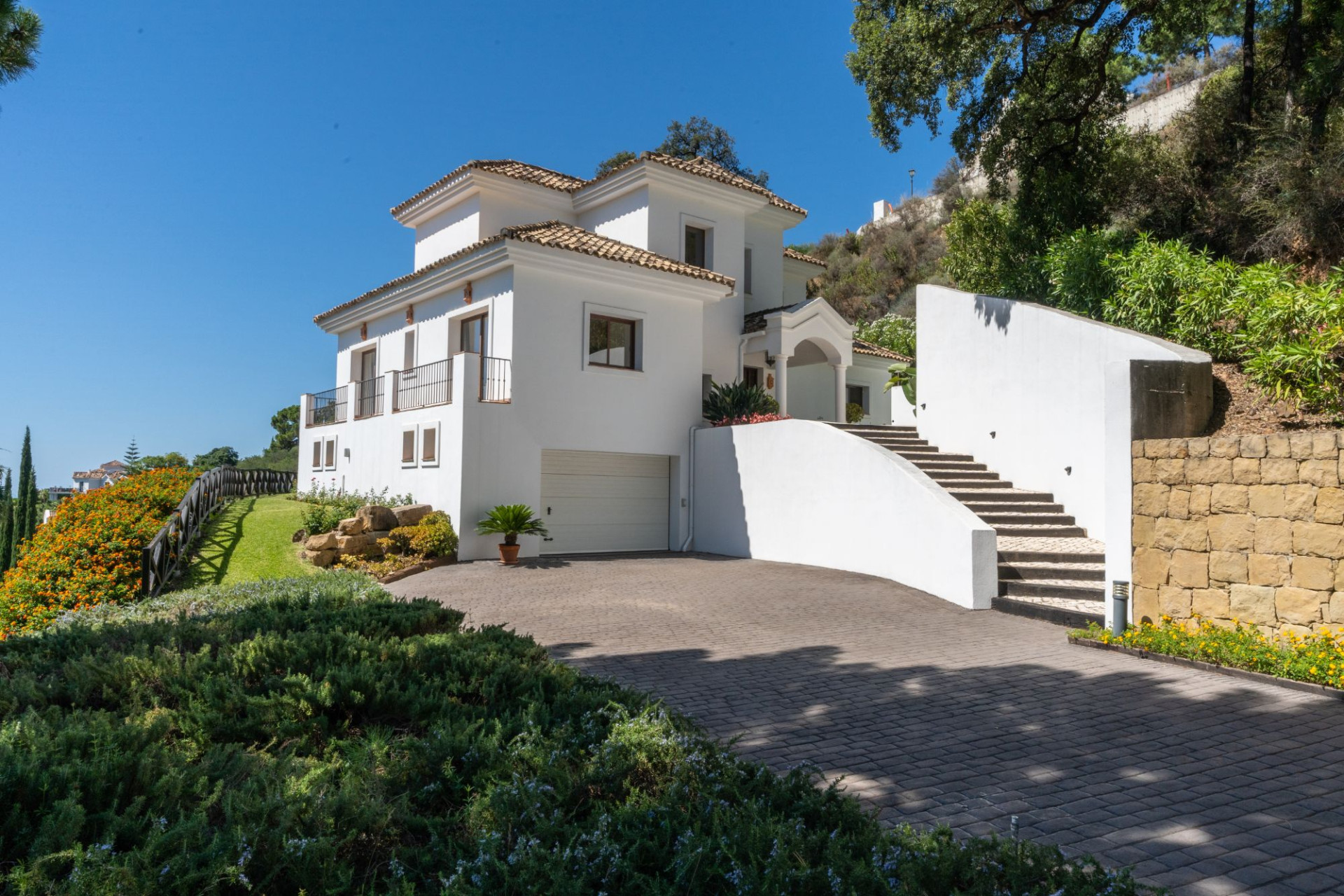 Exquisite Villa with Panoramic Sea Views in Monte Mayor, Benahavis — photo 38