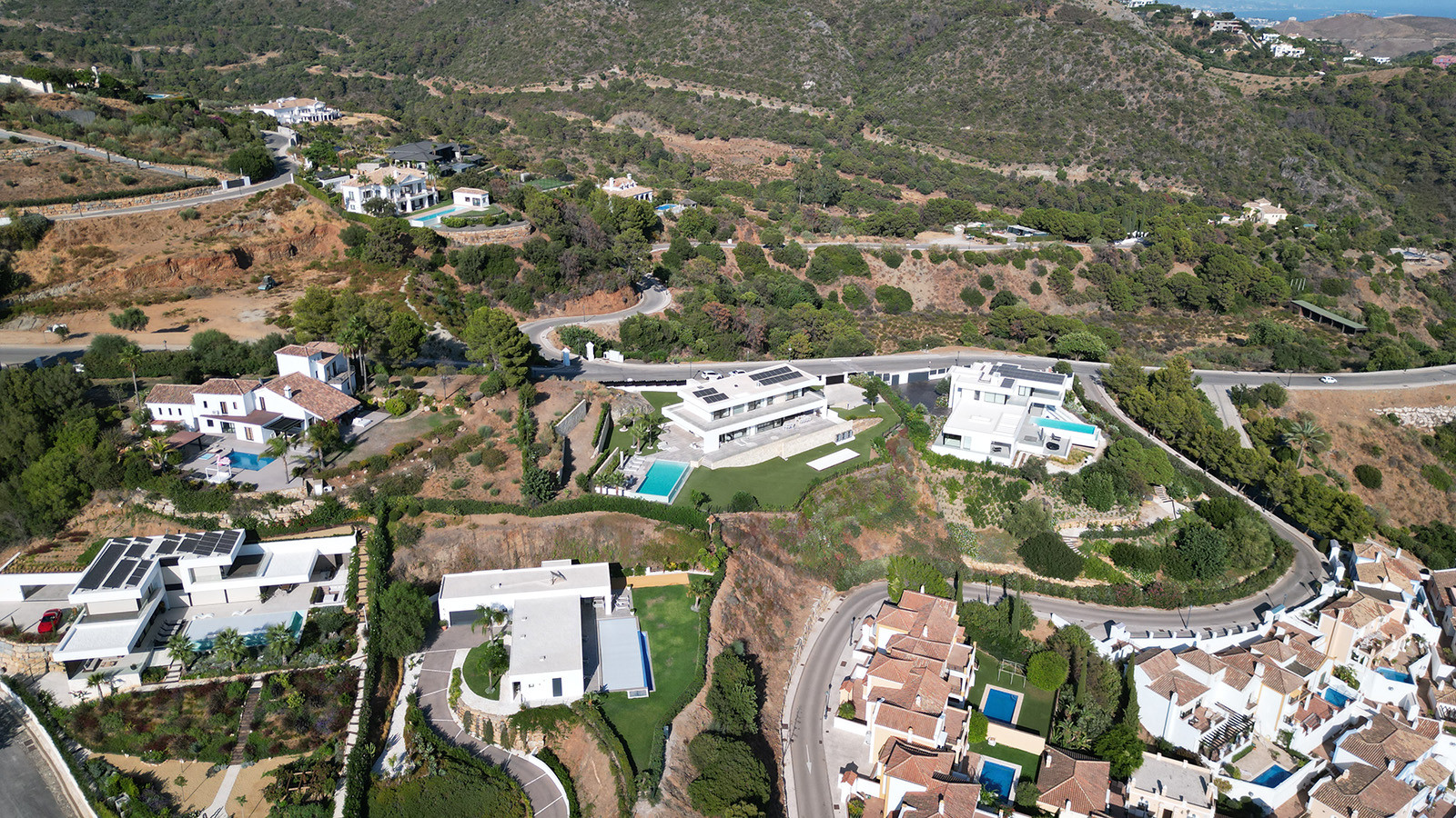 Luxurious 7-Bedroom Villa with Panoramic Views in Monte Mayor, Benahavis — photo 42