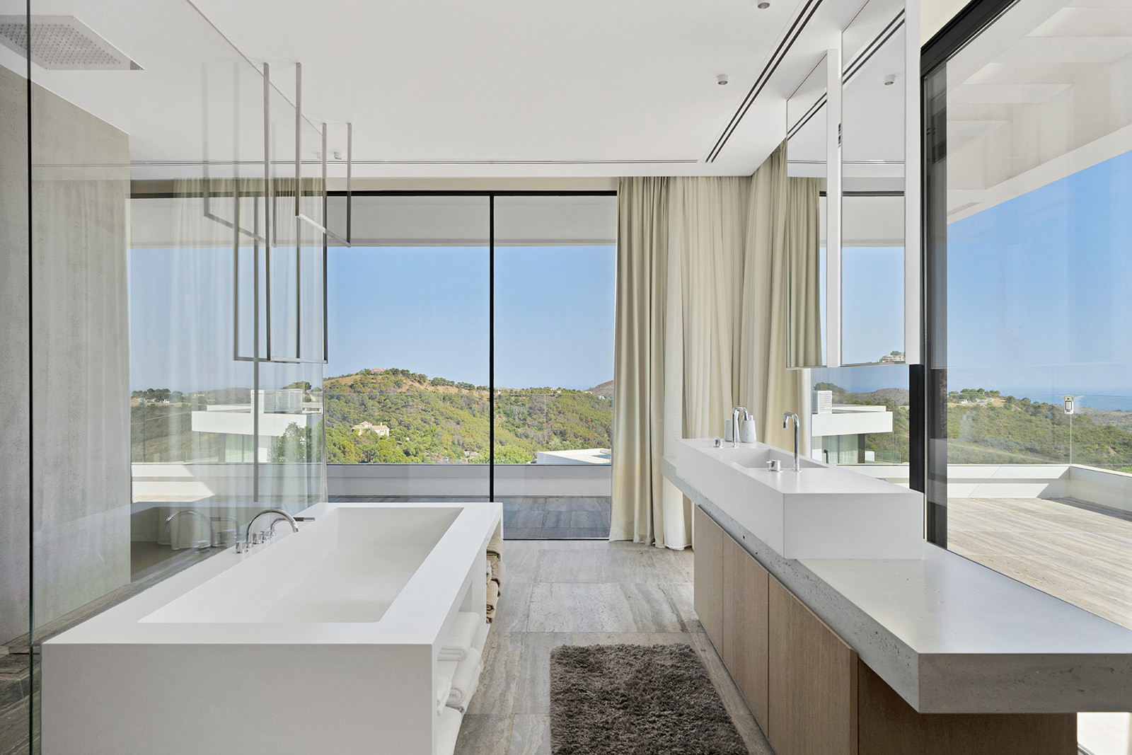 Luxurious 7-Bedroom Villa with Panoramic Views in Monte Mayor, Benahavis — photo 16