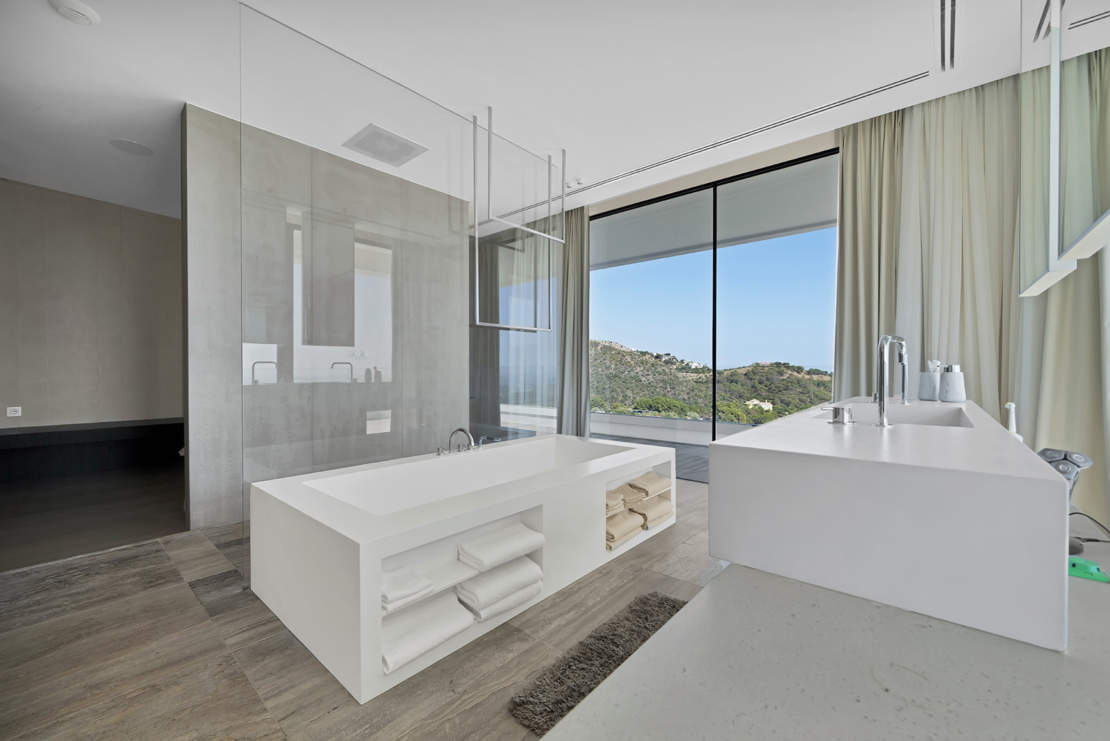 Luxurious 7-Bedroom Villa with Panoramic Views in Monte Mayor, Benahavis — photo 17