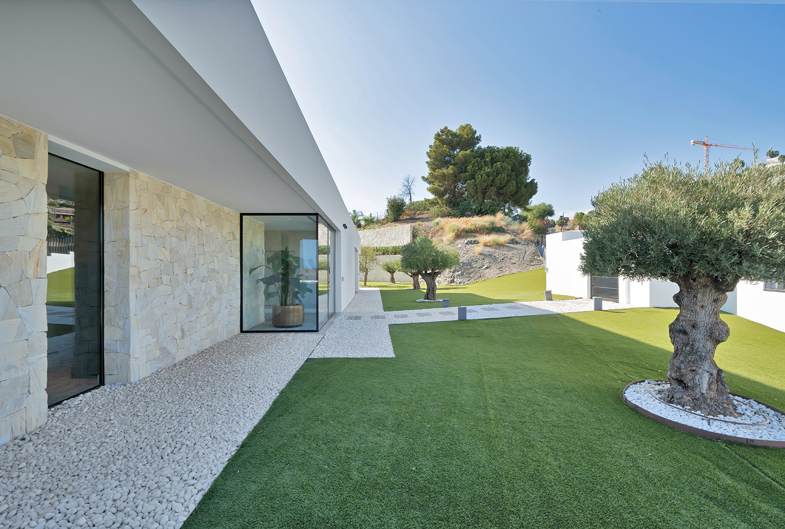 Luxurious 7-Bedroom Villa with Panoramic Views in Monte Mayor, Benahavis — photo 39