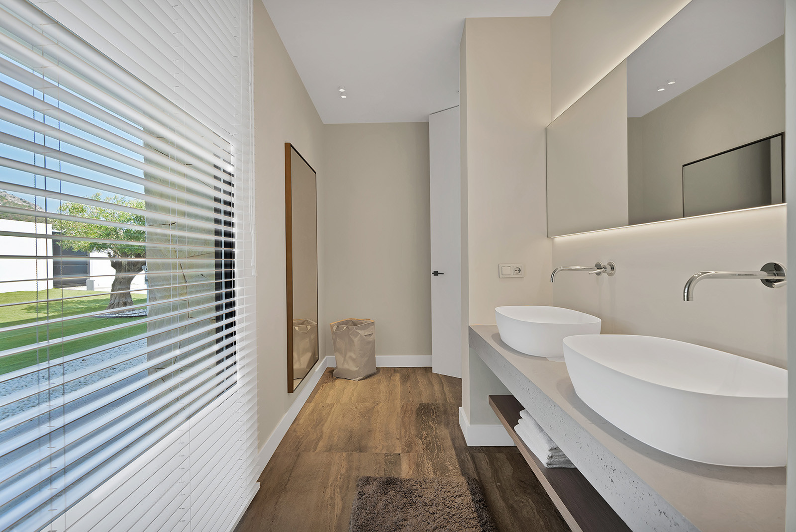 Luxurious 7-Bedroom Villa with Panoramic Views in Monte Mayor, Benahavis — photo 19