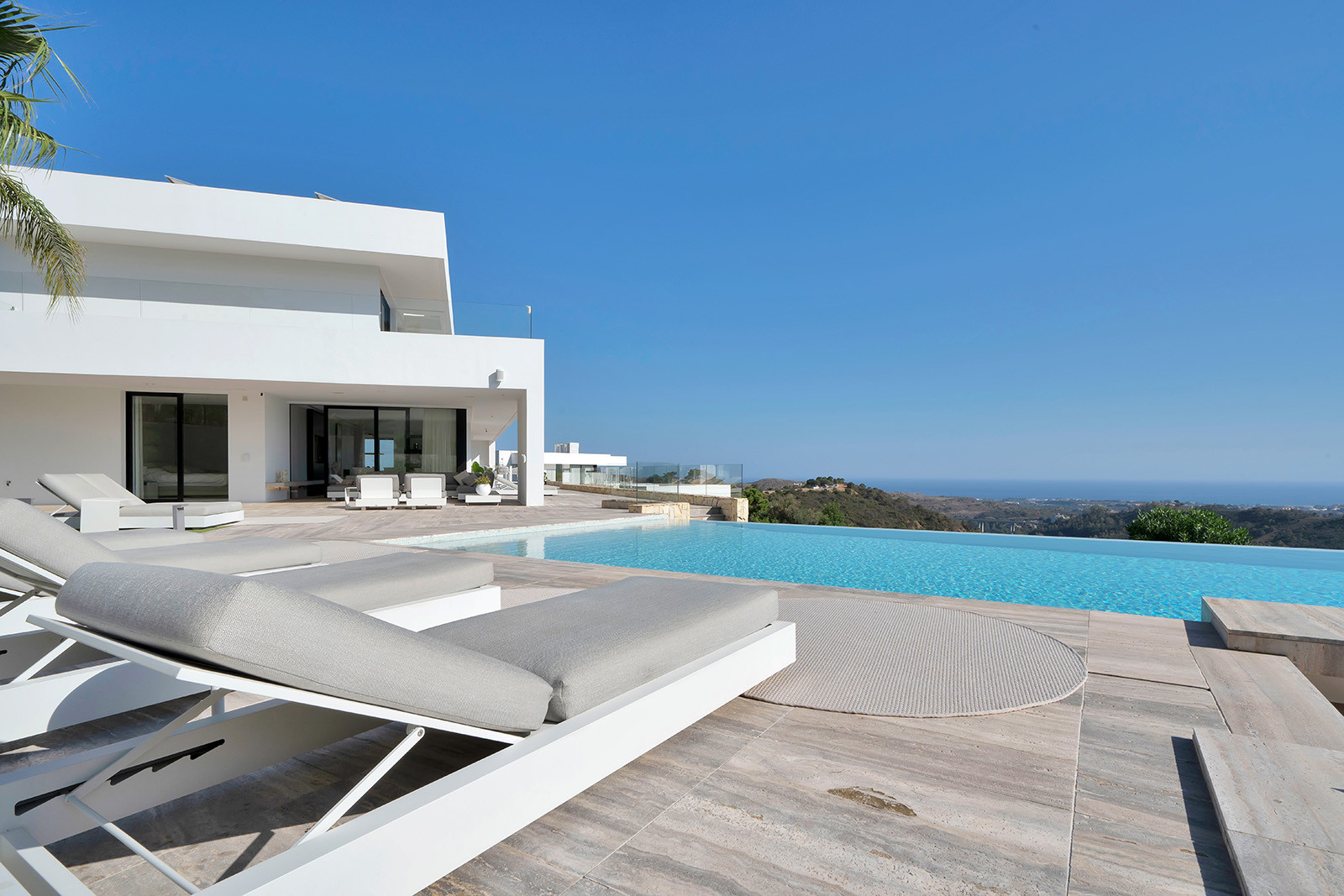 Luxurious 7-Bedroom Villa with Panoramic Views in Monte Mayor, Benahavis — photo 34