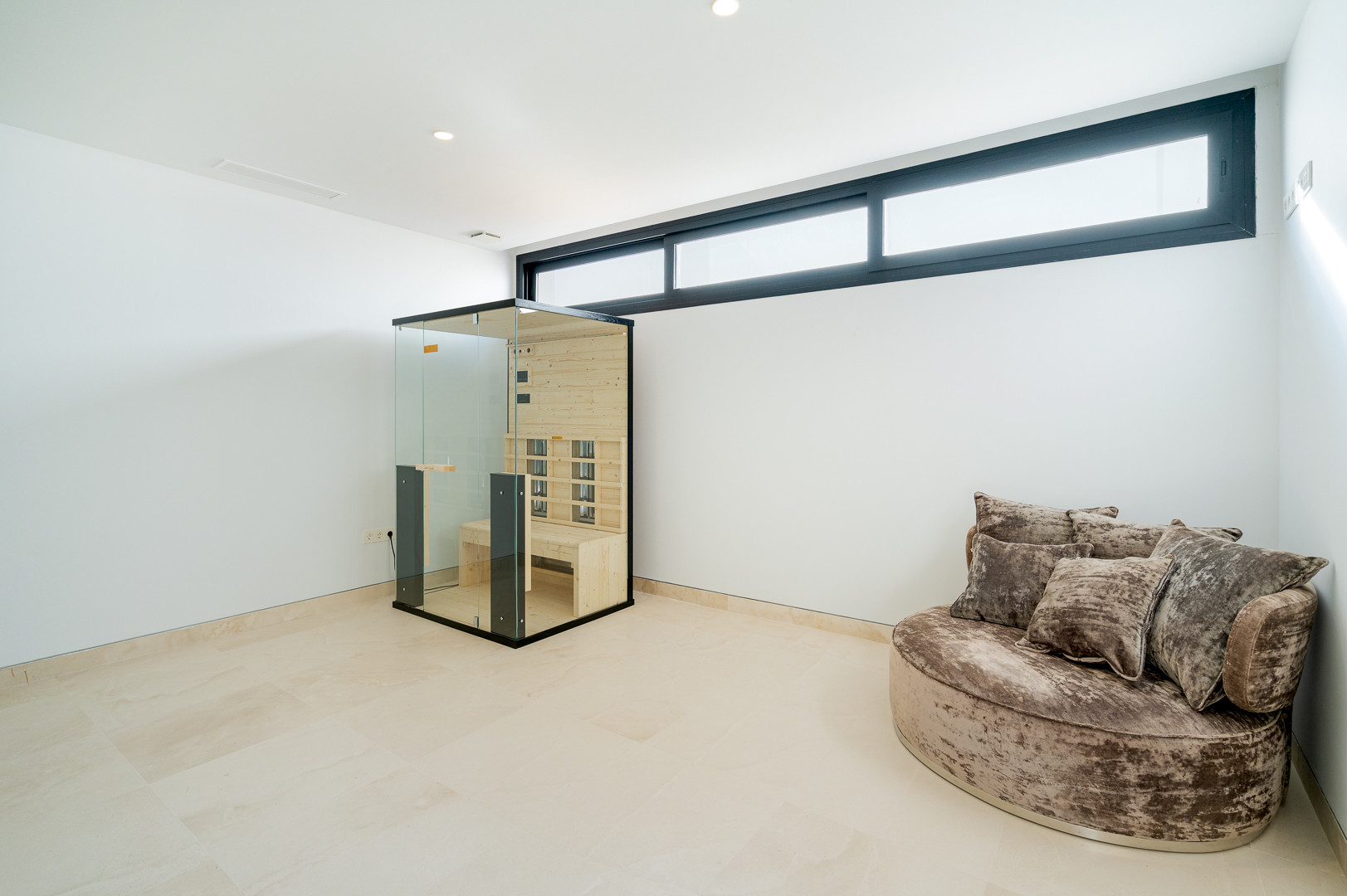 Luxe moderne villa met panoramisch uitzicht in La Alqueria, Benahavis — foto 25