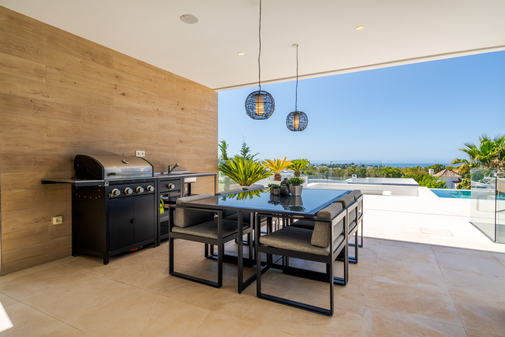 Luxe moderne villa met panoramisch uitzicht in La Alqueria, Benahavis — foto 29