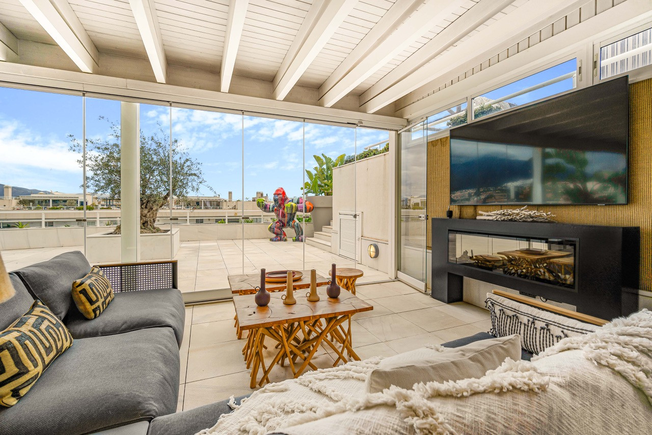 Opulent Duplex Penthouse in El Embrujo Banús, Marbella — photo 40