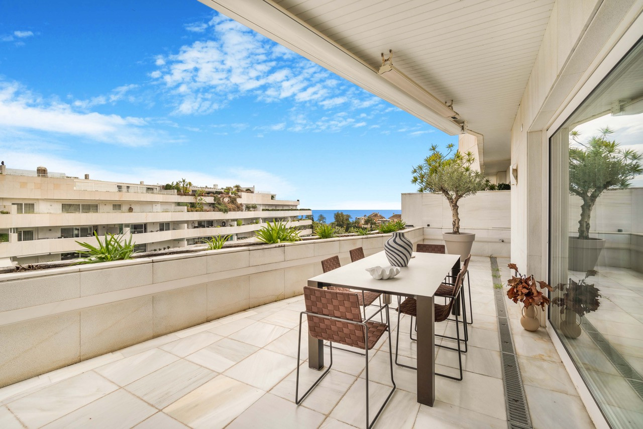Opulent Duplex Penthouse in El Embrujo Banús, Marbella — photo 29