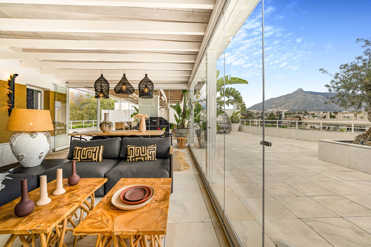Opulent Duplex Penthouse in El Embrujo Banús, Marbella — photo 35