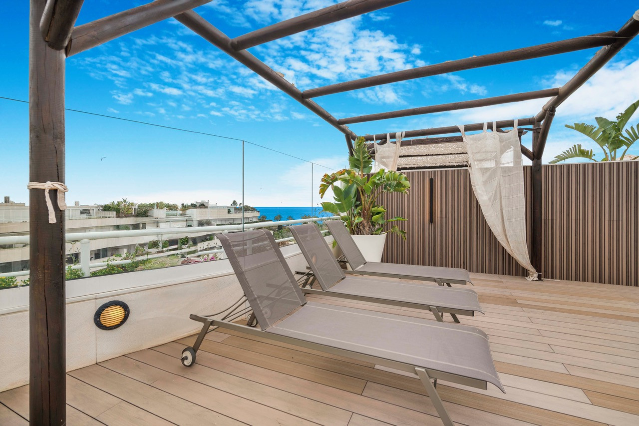 Opulent Duplex Penthouse in El Embrujo Banús, Marbella — photo 48