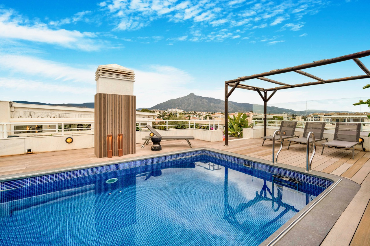 Opulent Duplex Penthouse in El Embrujo Banús, Marbella — photo 51