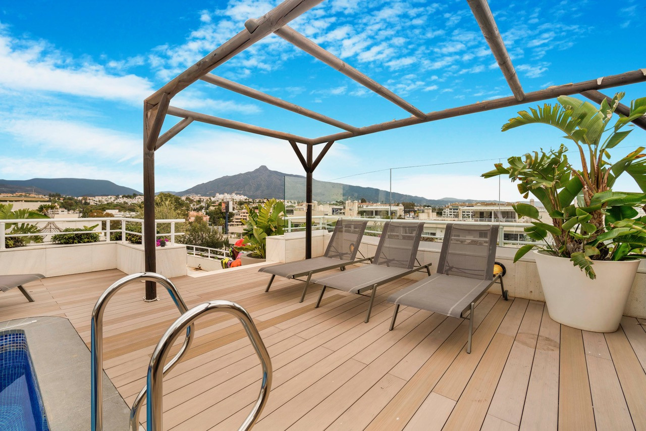 Opulent Duplex Penthouse in El Embrujo Banús, Marbella — photo 52