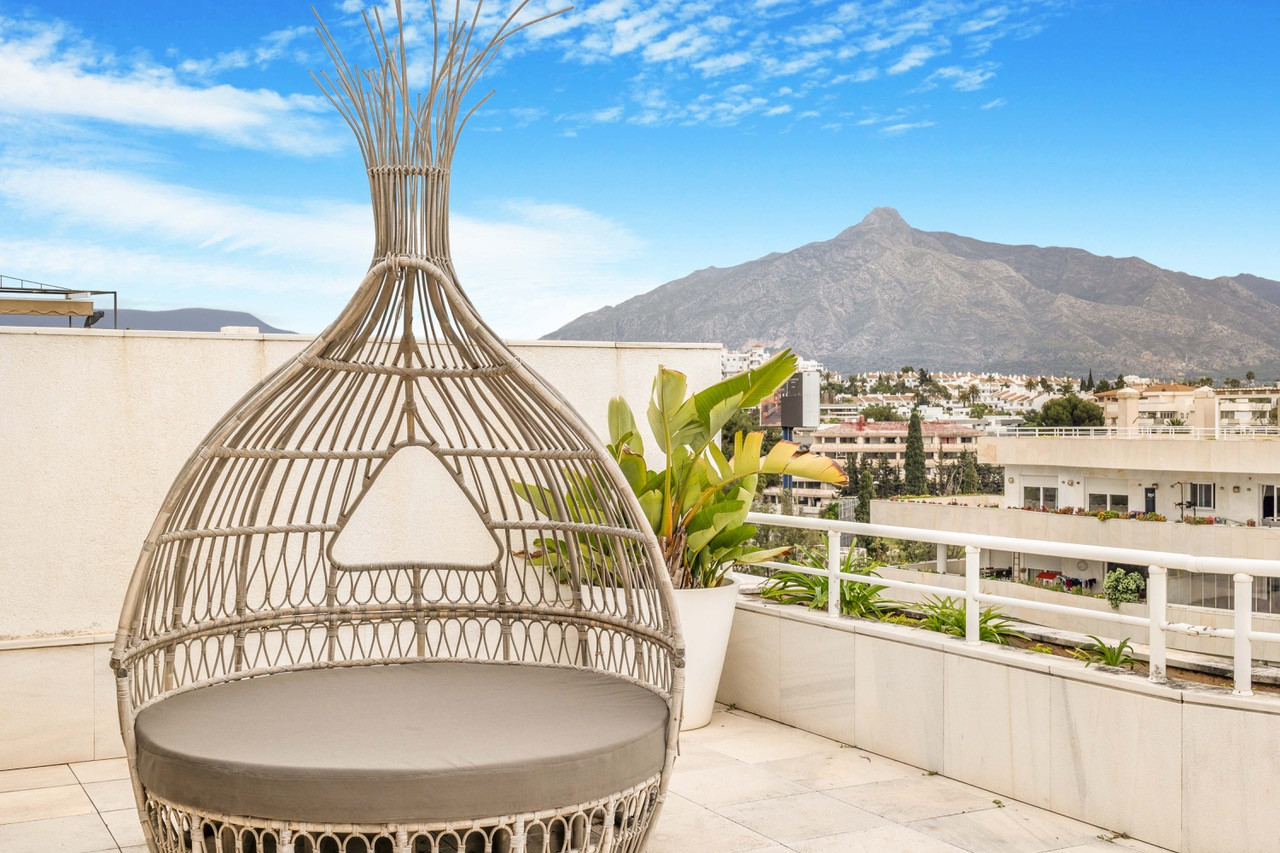Opulent Duplex Penthouse in El Embrujo Banús, Marbella — photo 37