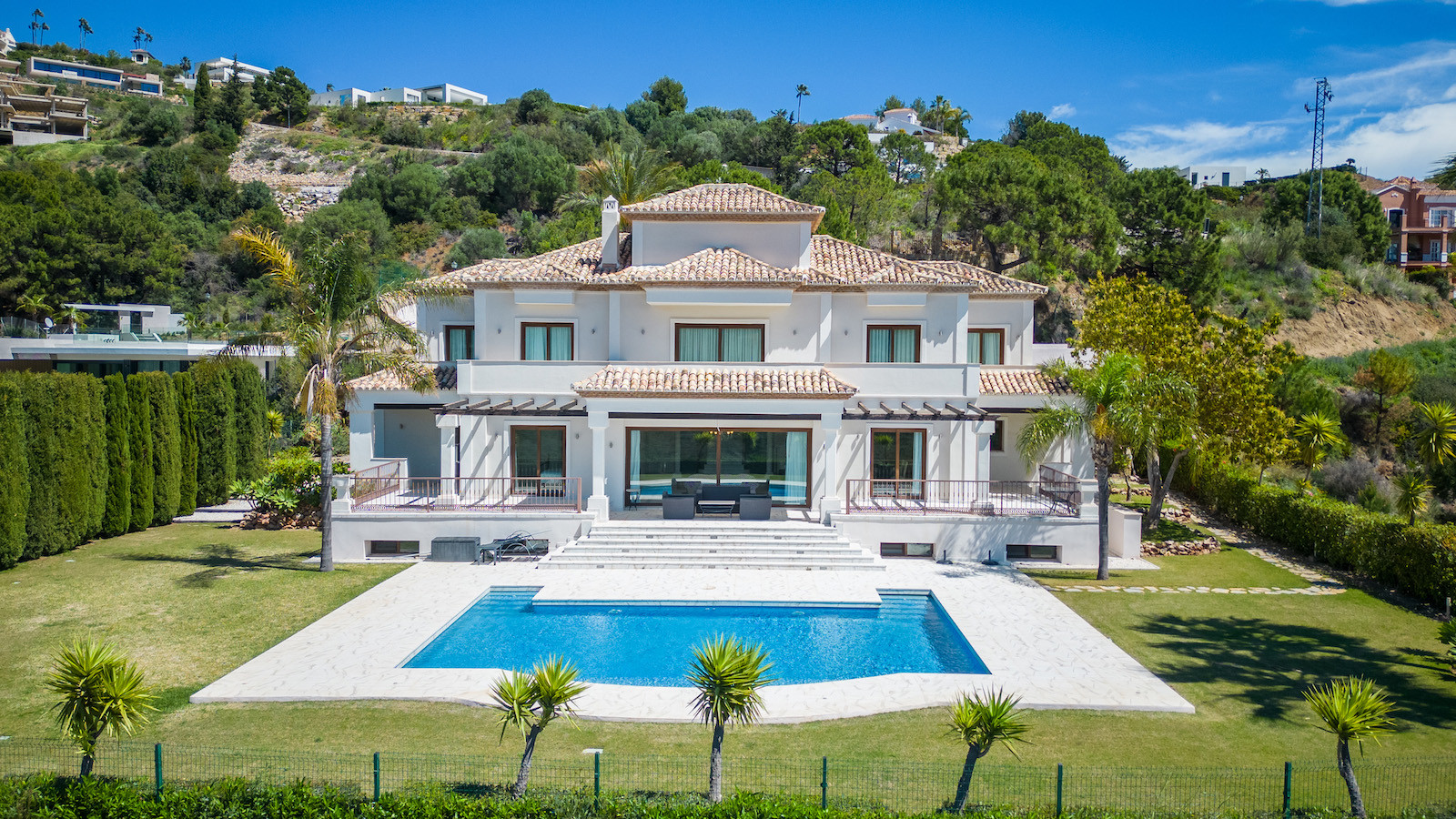 Luxury Villa in Monte Mayor, Benahavis with Panoramic Views — photo 28