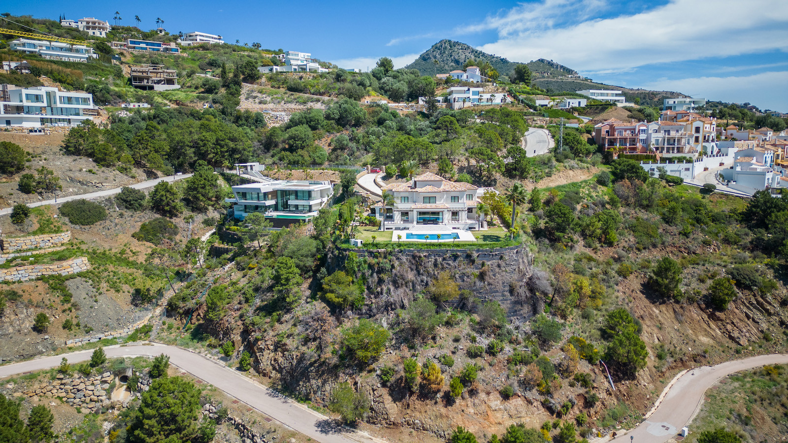 Luxury Villa in Monte Mayor, Benahavis with Panoramic Views — photo 22