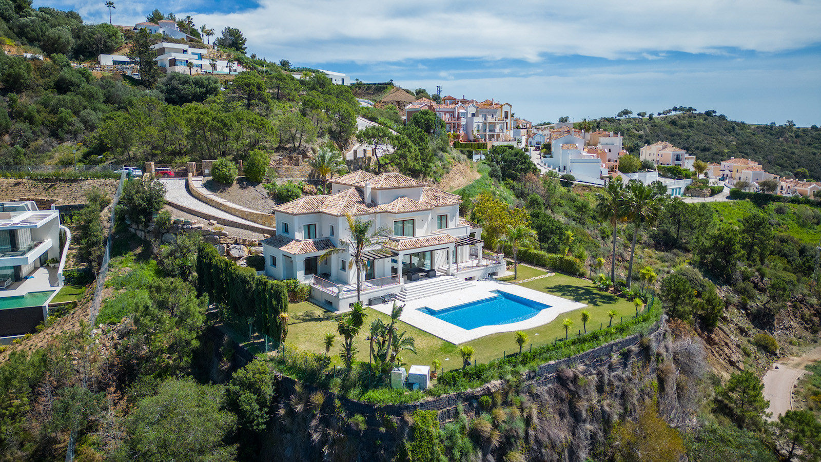 Luxury Villa in Monte Mayor, Benahavis with Panoramic Views — photo 23