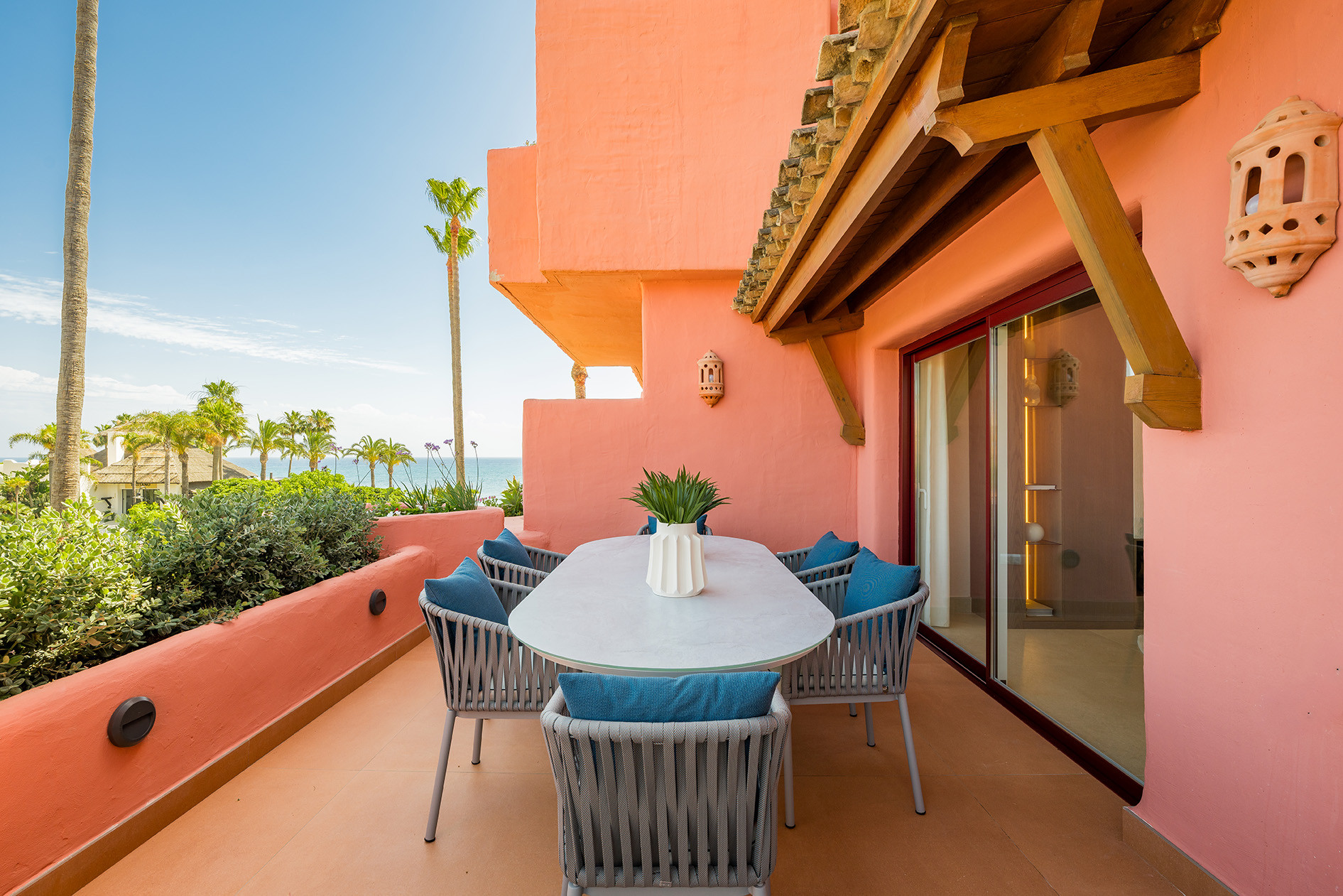 Luxurious Beachfront Apartment in Cabo Bermejo, Estepona East — photo 3