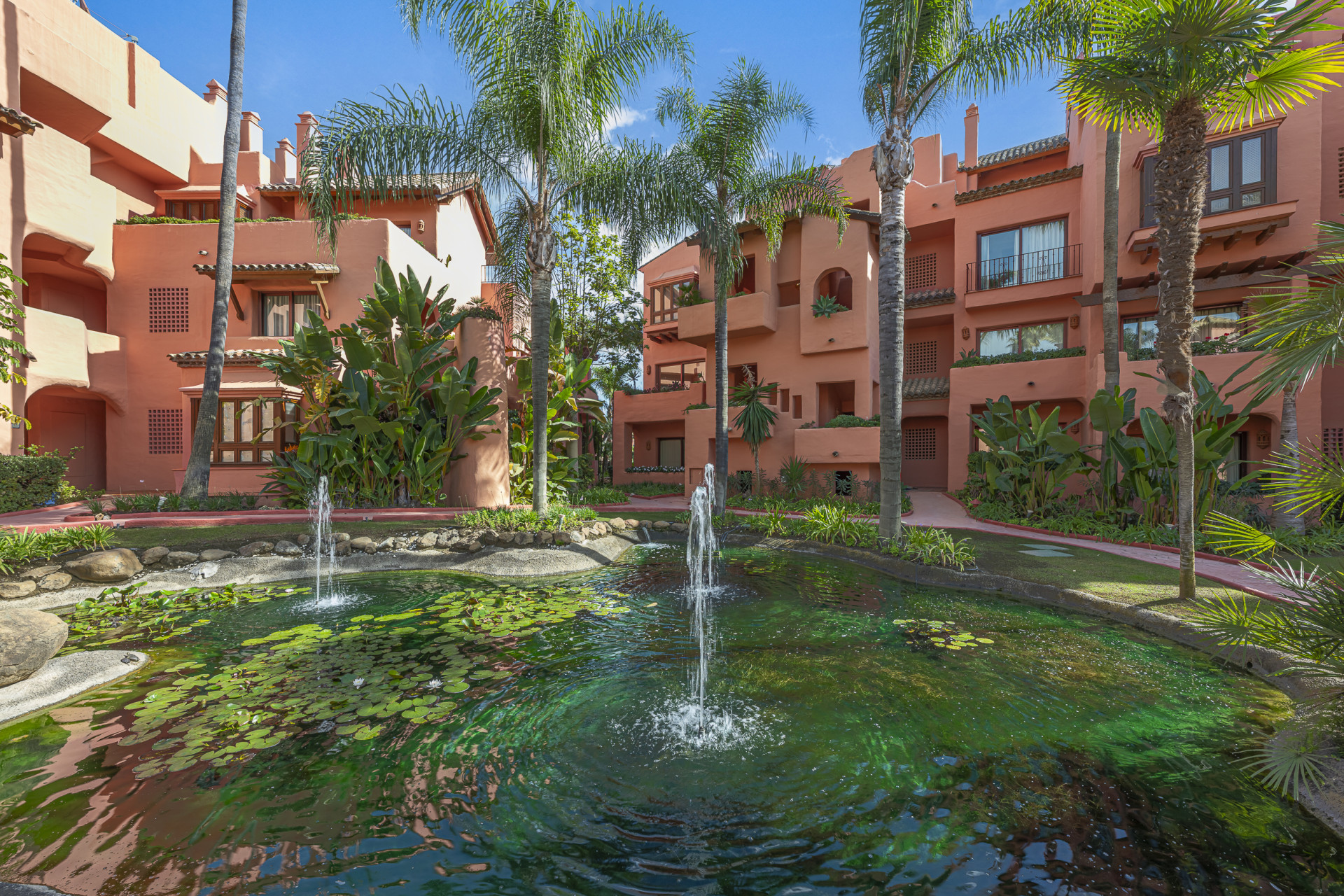Luxurious Beachfront Apartment in Cabo Bermejo, Estepona East — photo 34