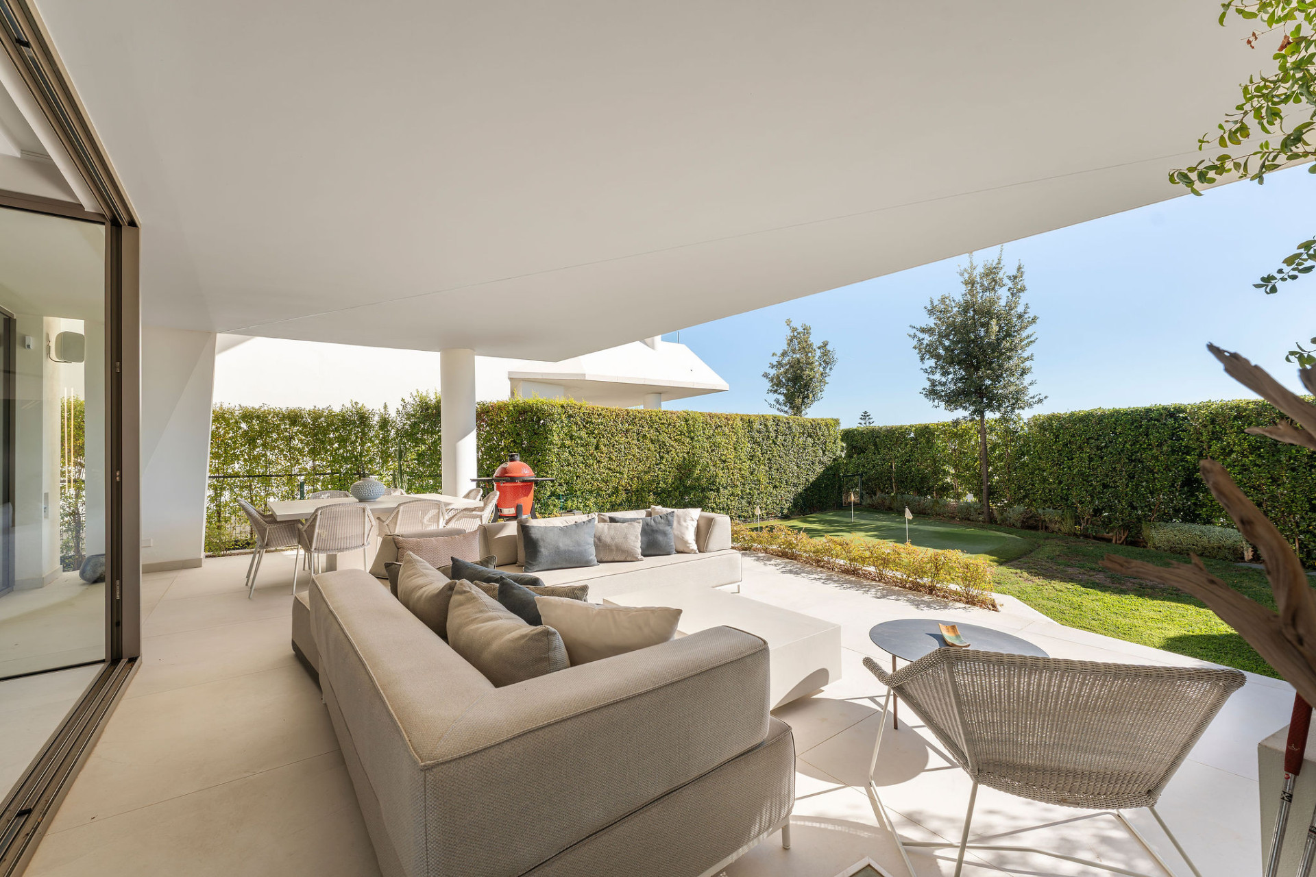 Villa independiente contemporánea en Nueva Andalucía con vistas panorámicas — foto 29