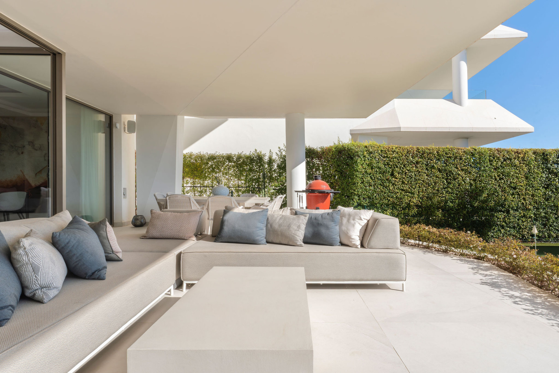 Villa independiente contemporánea en Nueva Andalucía con vistas panorámicas — foto 28