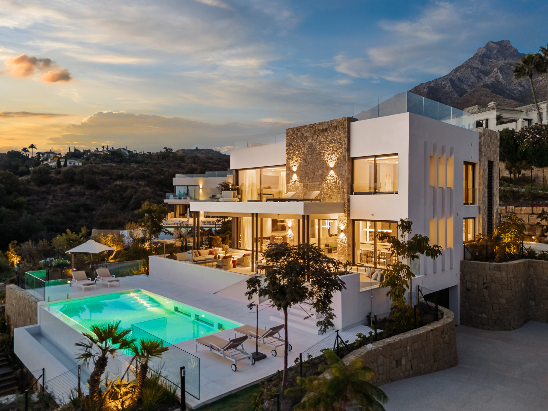 Uitzonderlijke moderne villa in Marbella Hill Club, Marbella Golden Mile — foto 29