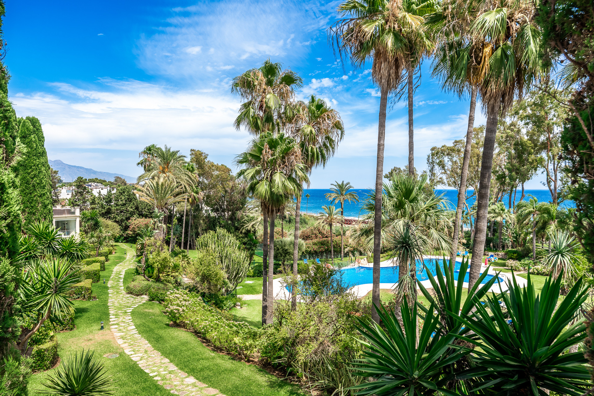 Front Line Beach Townhouse with Panoramic Sea Views in Estepona East — photo 22