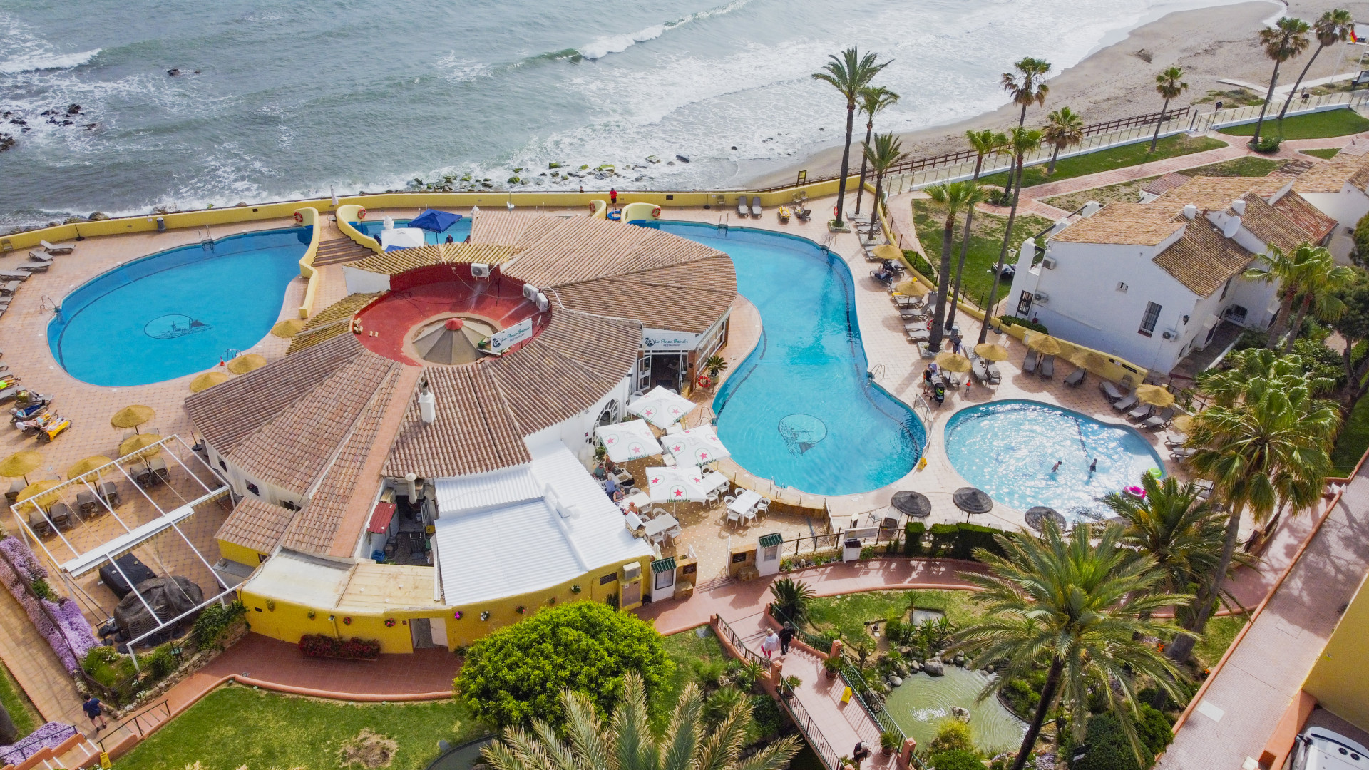 Penthouse gelegen in Resort Doña Lola direct aan het strand. — foto 19