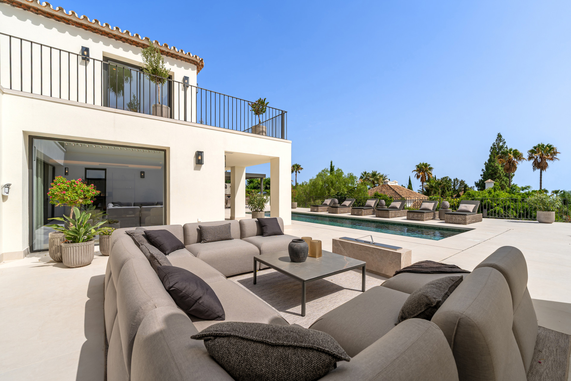 Villa de estilo andaluz reformada en Rocio de Nagüeles — foto 31