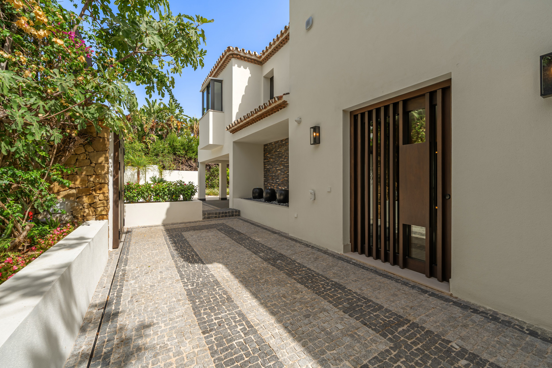 Villa de estilo andaluz reformada en Rocio de Nagüeles — foto 39