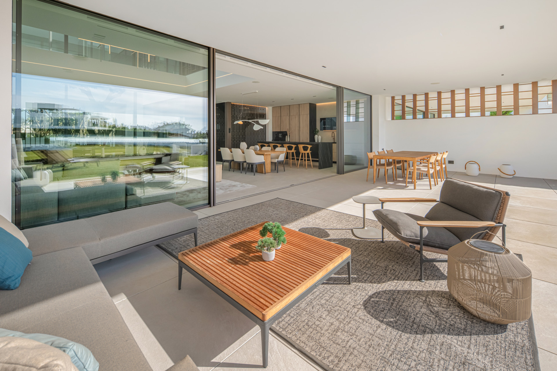 Exquisite Three-Bedroom Luxury Villa on the Marbella Golden Mile — photo 30