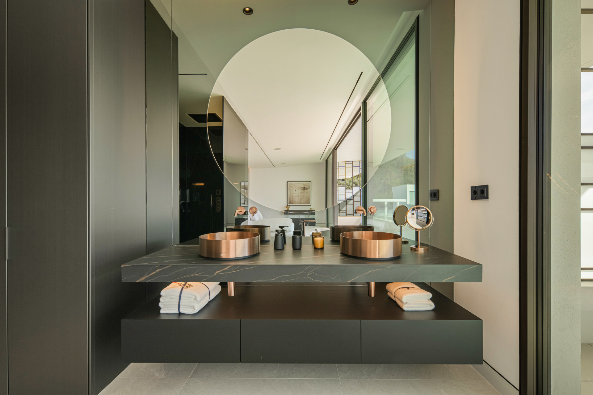 Exquisite Three-Bedroom Luxury Villa on the Marbella Golden Mile — photo 22