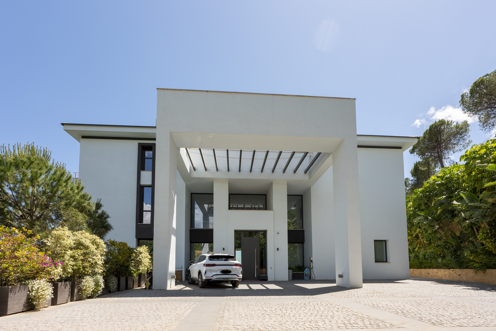 Magnificent Hilltop Villa in La Reserva de Alcuzcuz, Benahavis — photo 33